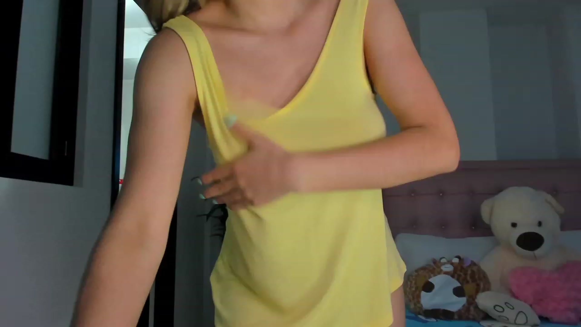 Gallery image thumbnail from Aleja_21's myfreecams stream on, 11/18/2022, 02:26 image 7 of 20