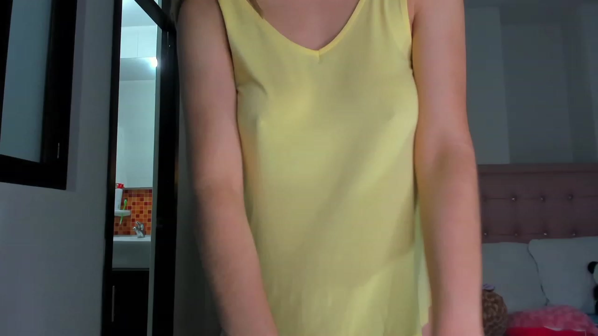 Gallery image thumbnail from Aleja_21's myfreecams stream on, 11/18/2022, 04:06 image 15 of 20