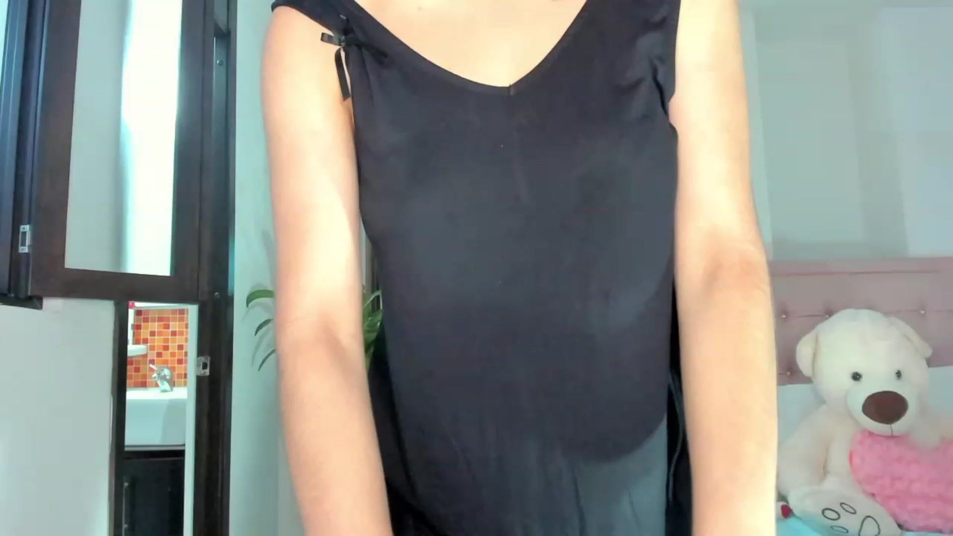 Gallery image thumbnail from Aleja_21's myfreecams stream on, 11/23/2022, 02:46 image 17 of 20