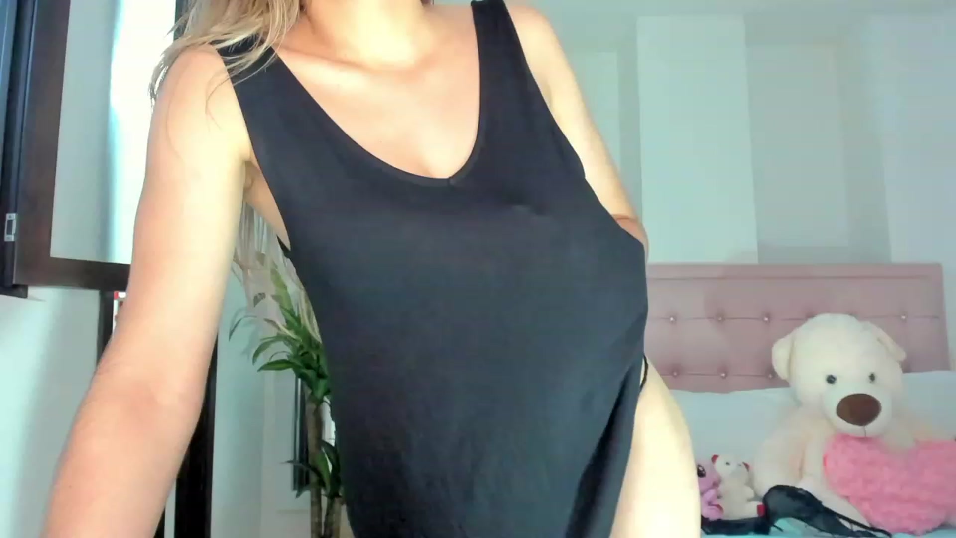 Gallery image thumbnail from Aleja_21's myfreecams stream on, 11/23/2022, 09:24 image 12 of 20