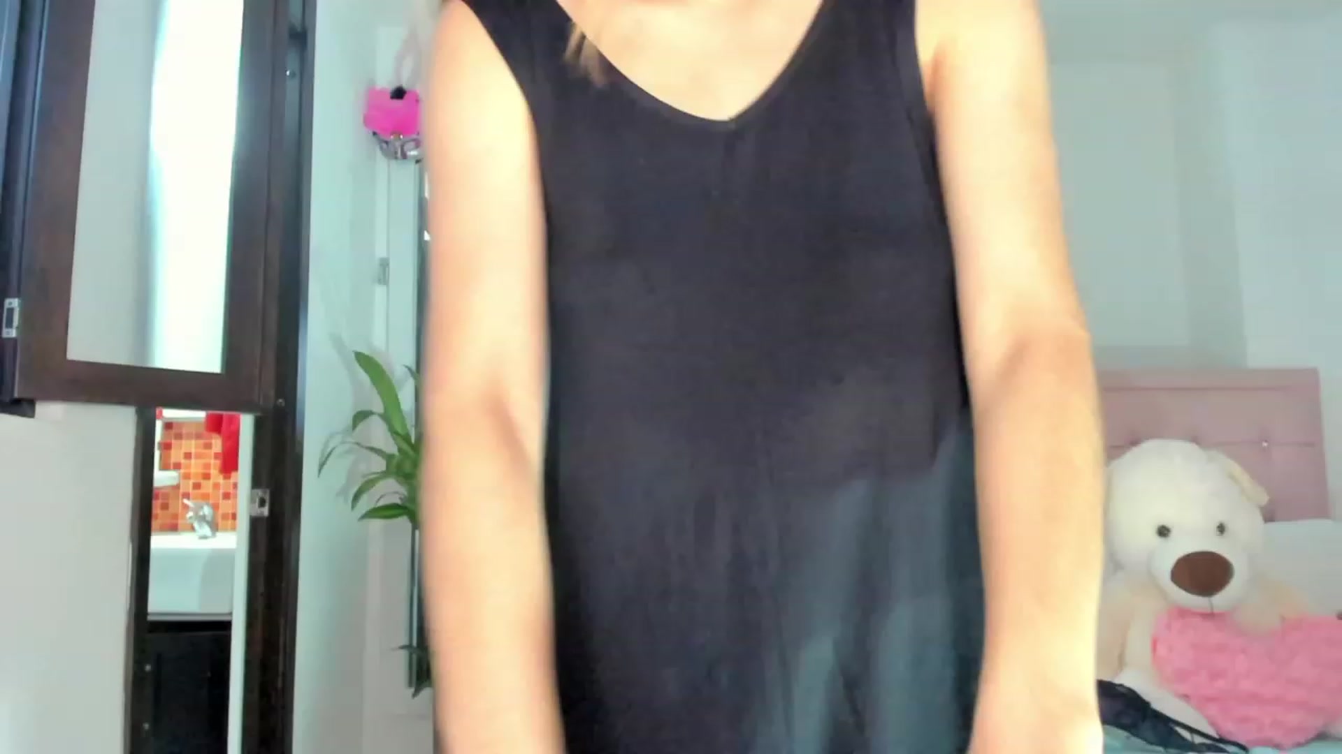 Gallery image thumbnail from Aleja_21's myfreecams stream on, 11/23/2022, 09:24 image 7 of 20