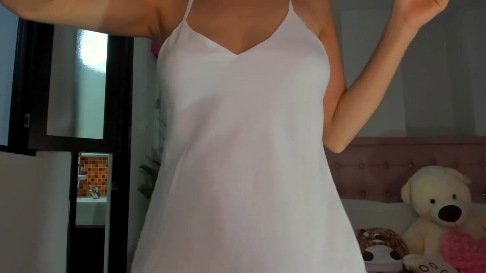 Gallery image thumbnail from Aleja_21's myfreecams stream on, 11/24/2022, 08:44 image 18 of 20