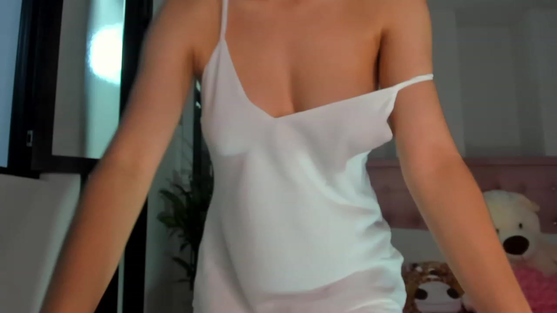 Gallery image thumbnail from Aleja_21's myfreecams stream on, 11/24/2022, 09:19 image 2 of 20