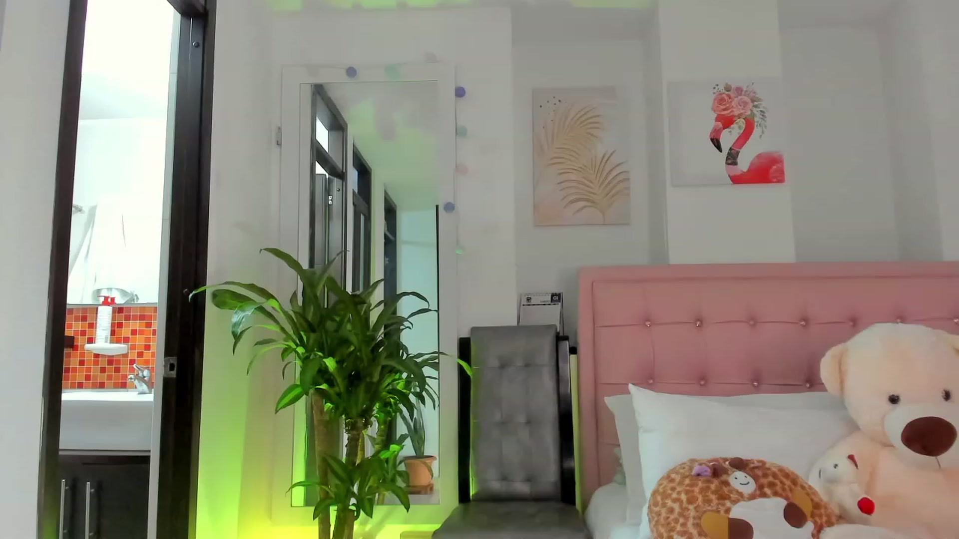 Gallery image thumbnail from Aleja_21's myfreecams stream on, 01/08/2023, 02:18 image 12 of 20