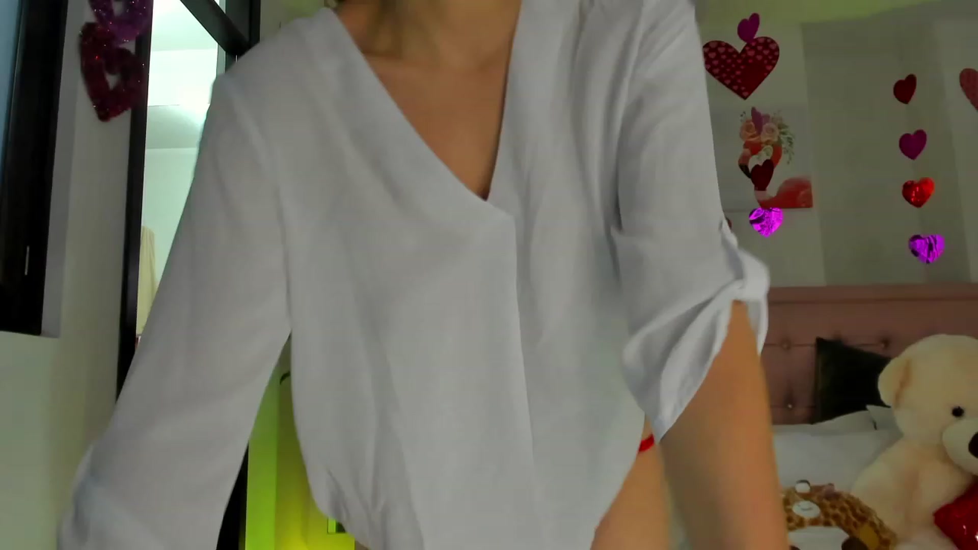 Gallery image thumbnail from Aleja_21's myfreecams stream on, 01/27/2023, 04:07 image 19 of 20