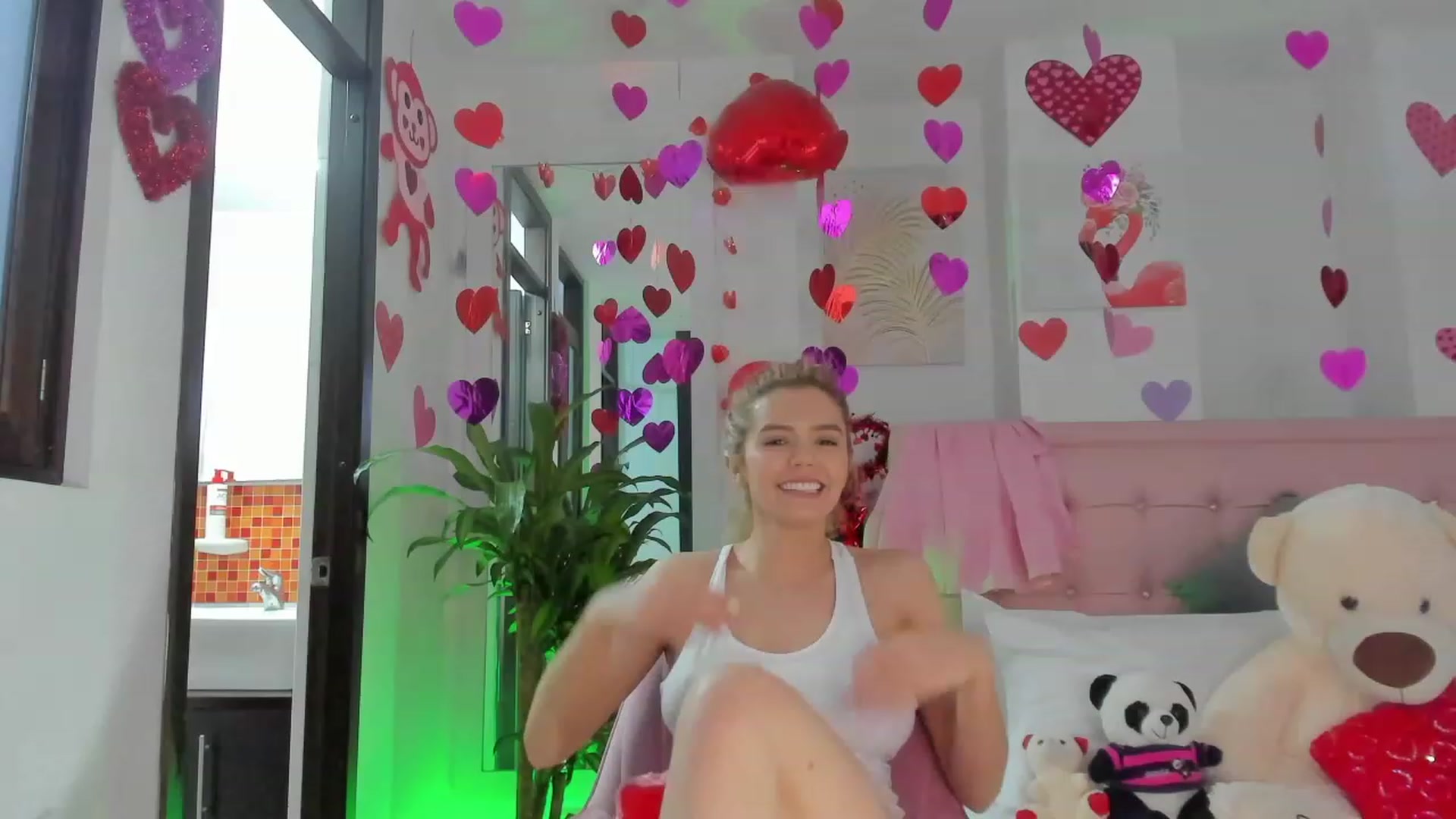 Gallery image thumbnail from Aleja_21's myfreecams stream on, 01/29/2023, 04:16 image 3 of 20