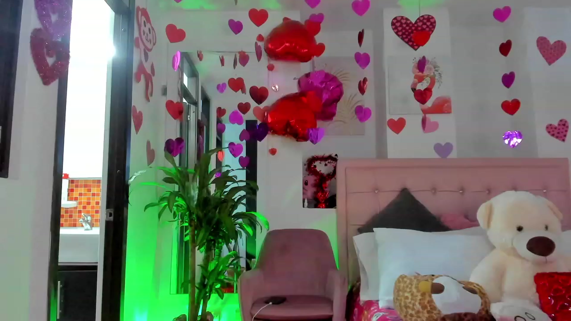 Gallery image thumbnail from Aleja_21's myfreecams stream on, 02/03/2023, 01:54 image 1 of 20