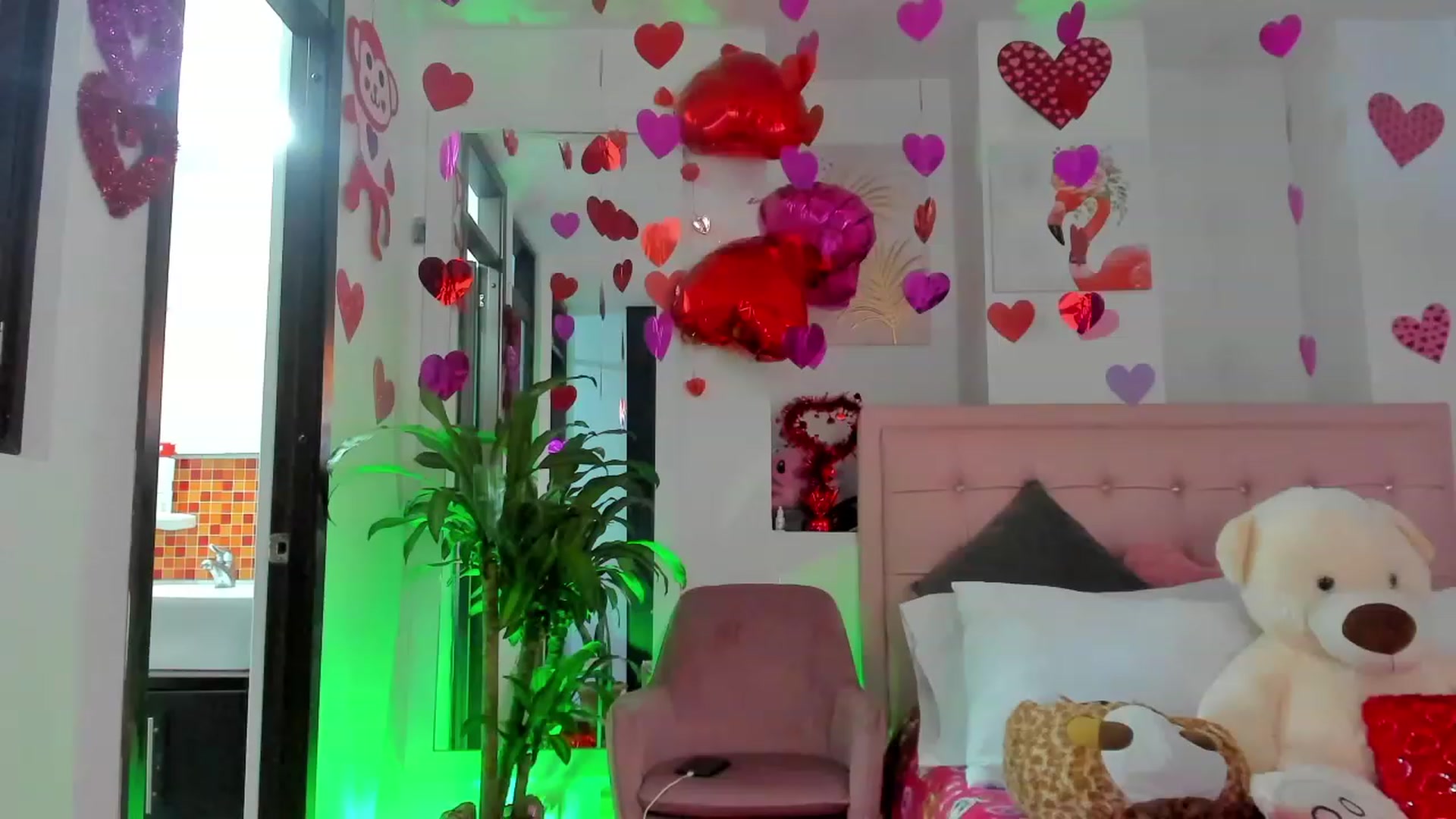 Gallery image thumbnail from Aleja_21's myfreecams stream on, 02/03/2023, 01:54 image 10 of 20