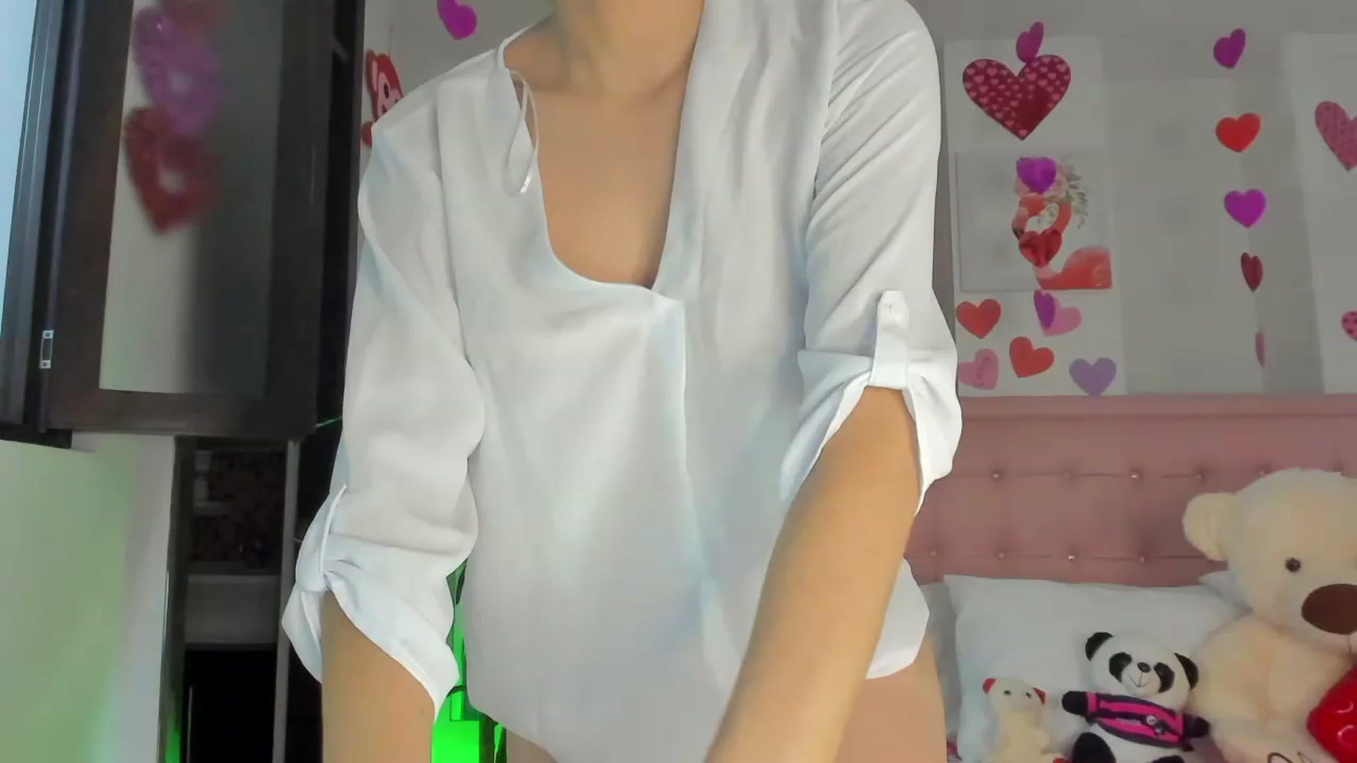 Gallery image thumbnail from Aleja_21's myfreecams stream on, 02/07/2023, 03:51 image 16 of 20
