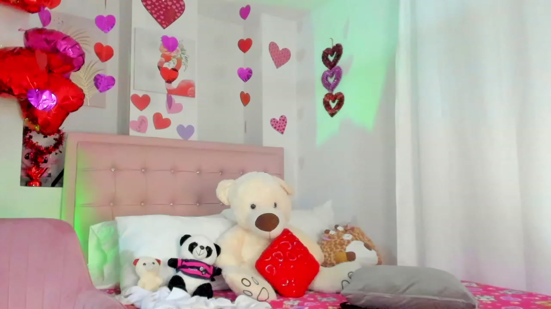 Gallery image thumbnail from Aleja_21's myfreecams stream on, 02/07/2023, 06:02 image 20 of 20