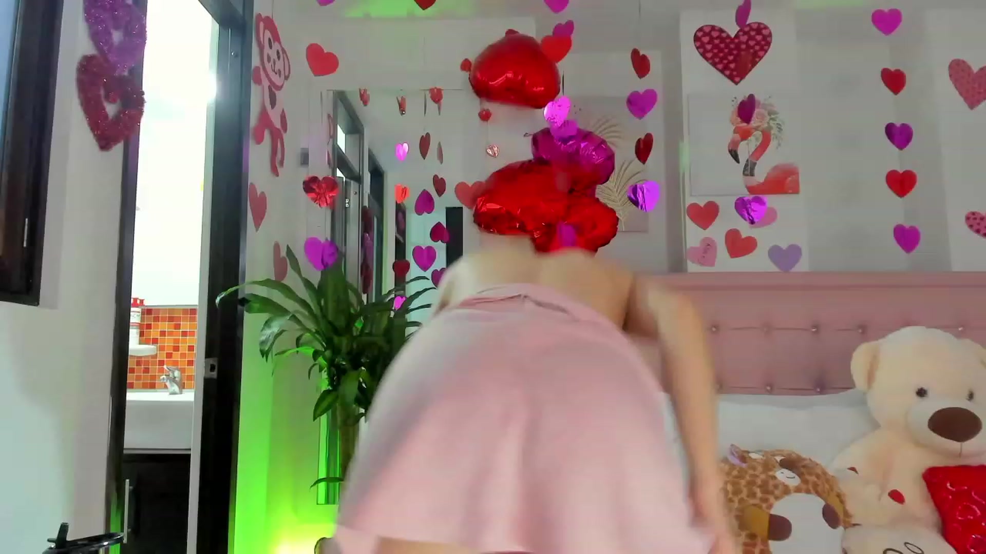 Gallery image thumbnail from Aleja_21's myfreecams stream on, 02/09/2023, 03:43 image 15 of 20