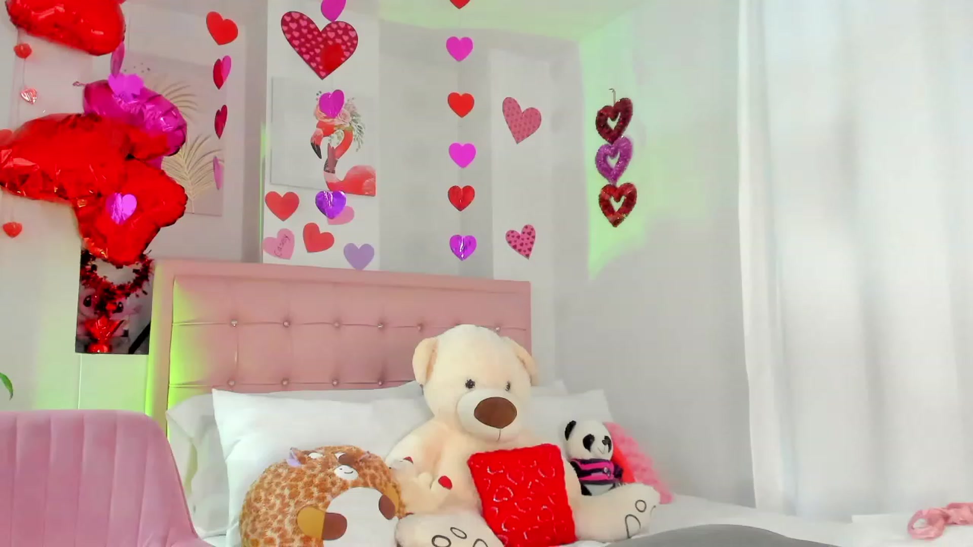 Gallery image thumbnail from Aleja_21's myfreecams stream on, 02/09/2023, 06:47 image 13 of 20