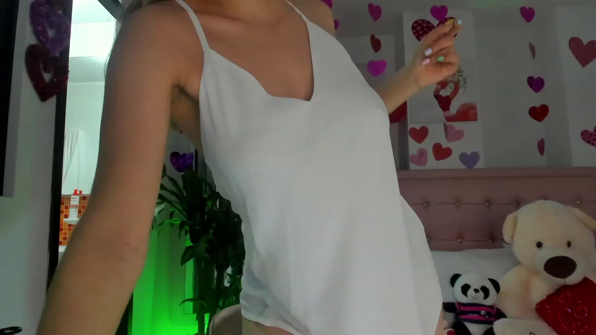 Gallery image thumbnail from Aleja_21's myfreecams stream on, 02/13/2023, 02:49 image 7 of 20