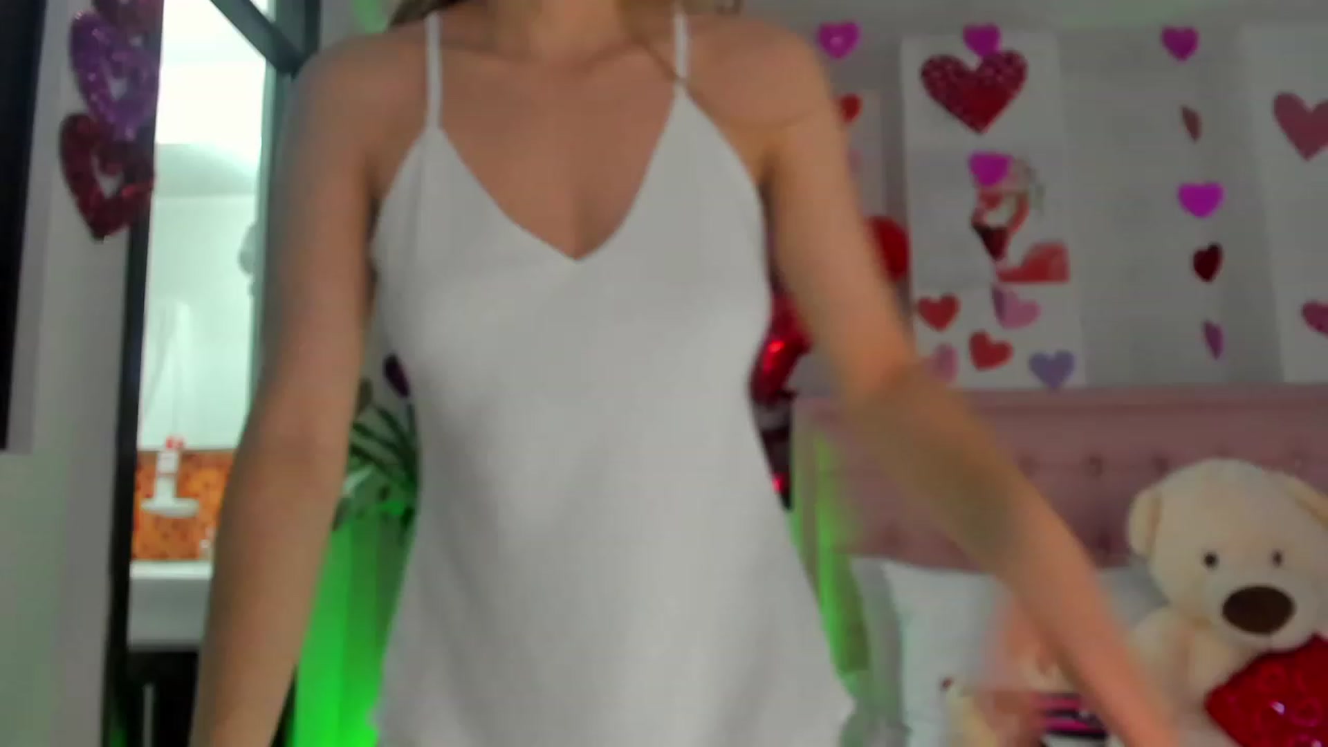 Gallery image thumbnail from Aleja_21's myfreecams stream on, 02/13/2023, 02:49 image 1 of 20