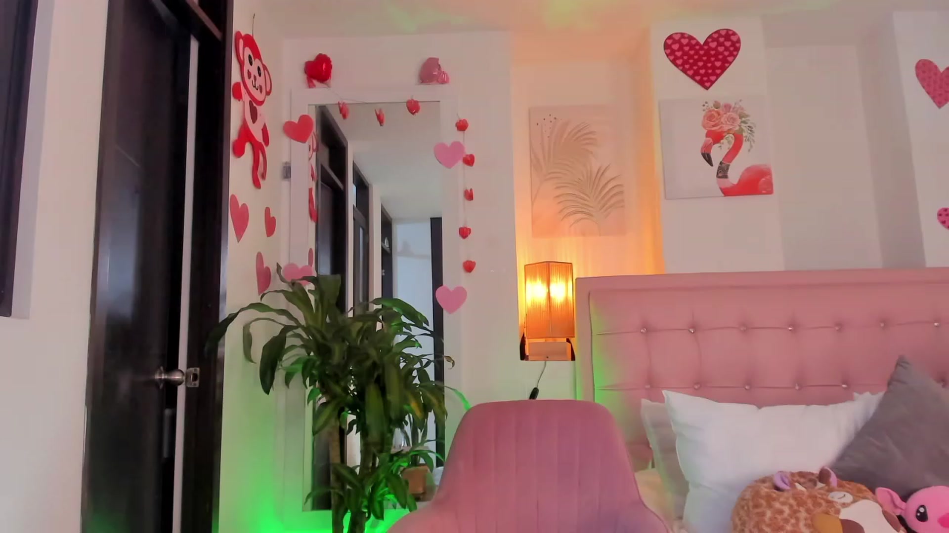 Gallery image thumbnail from Aleja_21's myfreecams stream on, 04/04/2023, 07:56 image 13 of 20