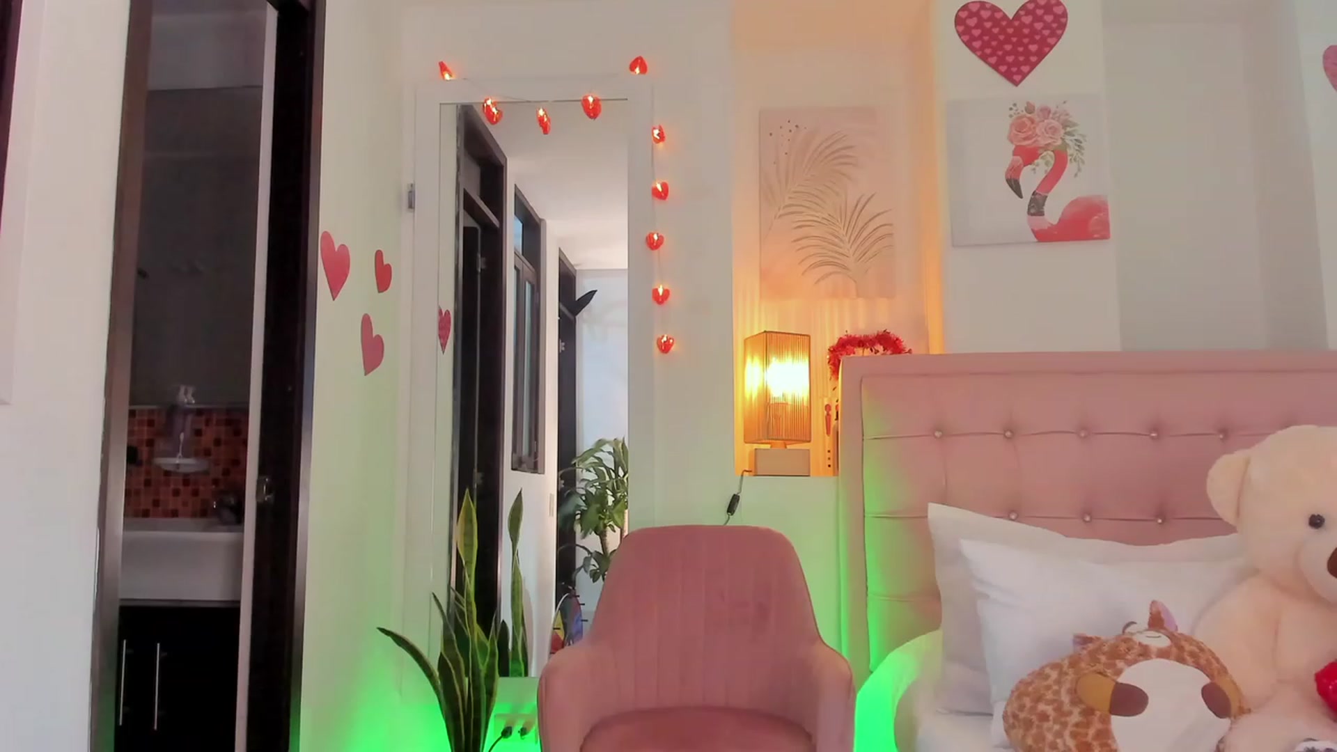 Gallery image thumbnail from Aleja_21's myfreecams stream on, 04/09/2023, 02:52 image 15 of 20