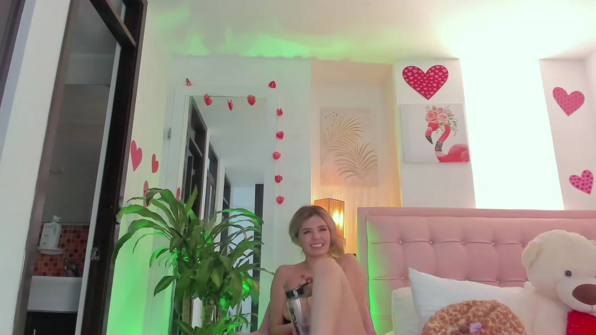 Gallery image thumbnail from Aleja_21's myfreecams stream on, 04/19/2023, 06:02 image 3 of 20