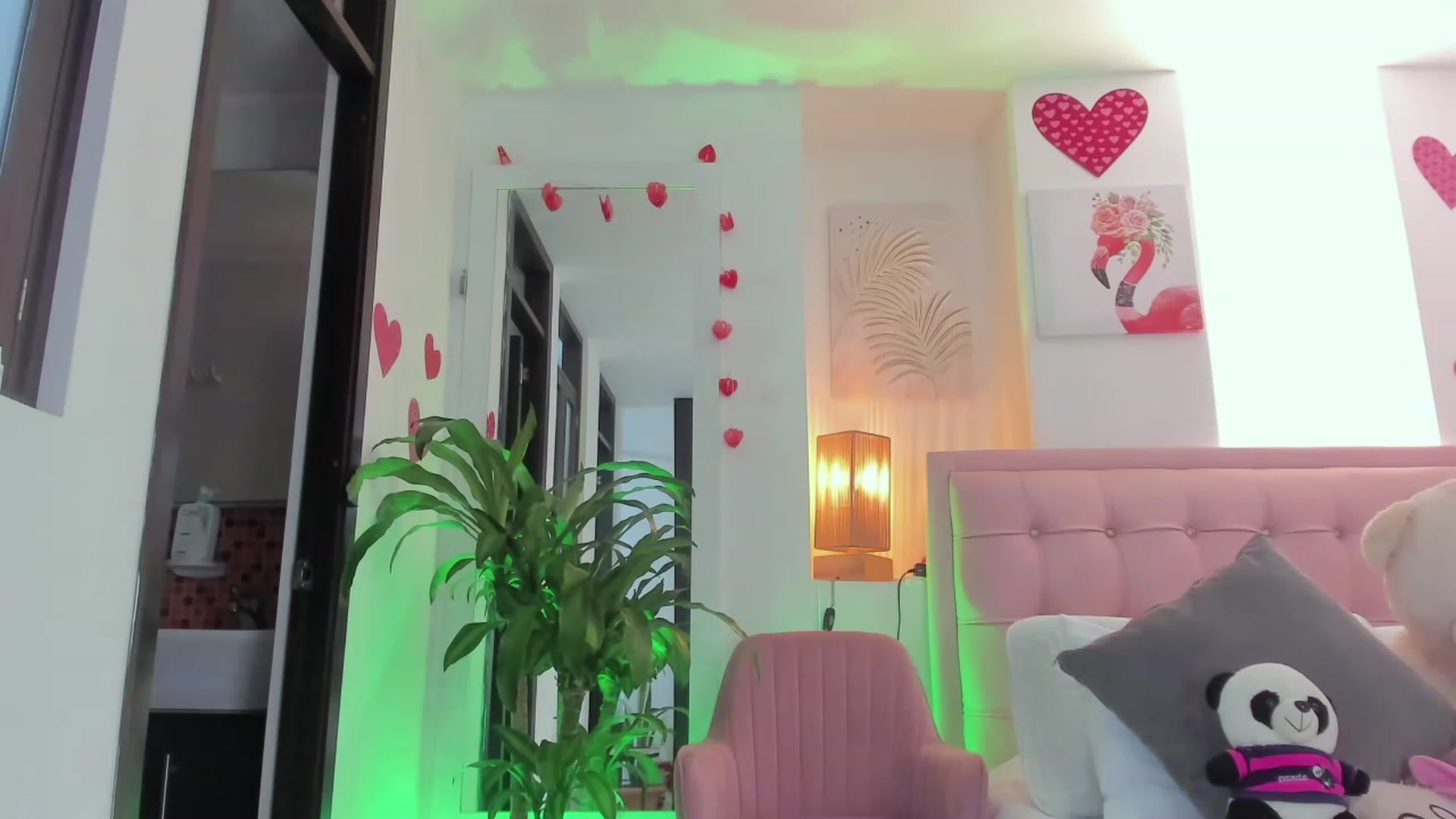 Gallery image thumbnail from Aleja_21's myfreecams stream on, 04/20/2023, 01:36 image 13 of 20