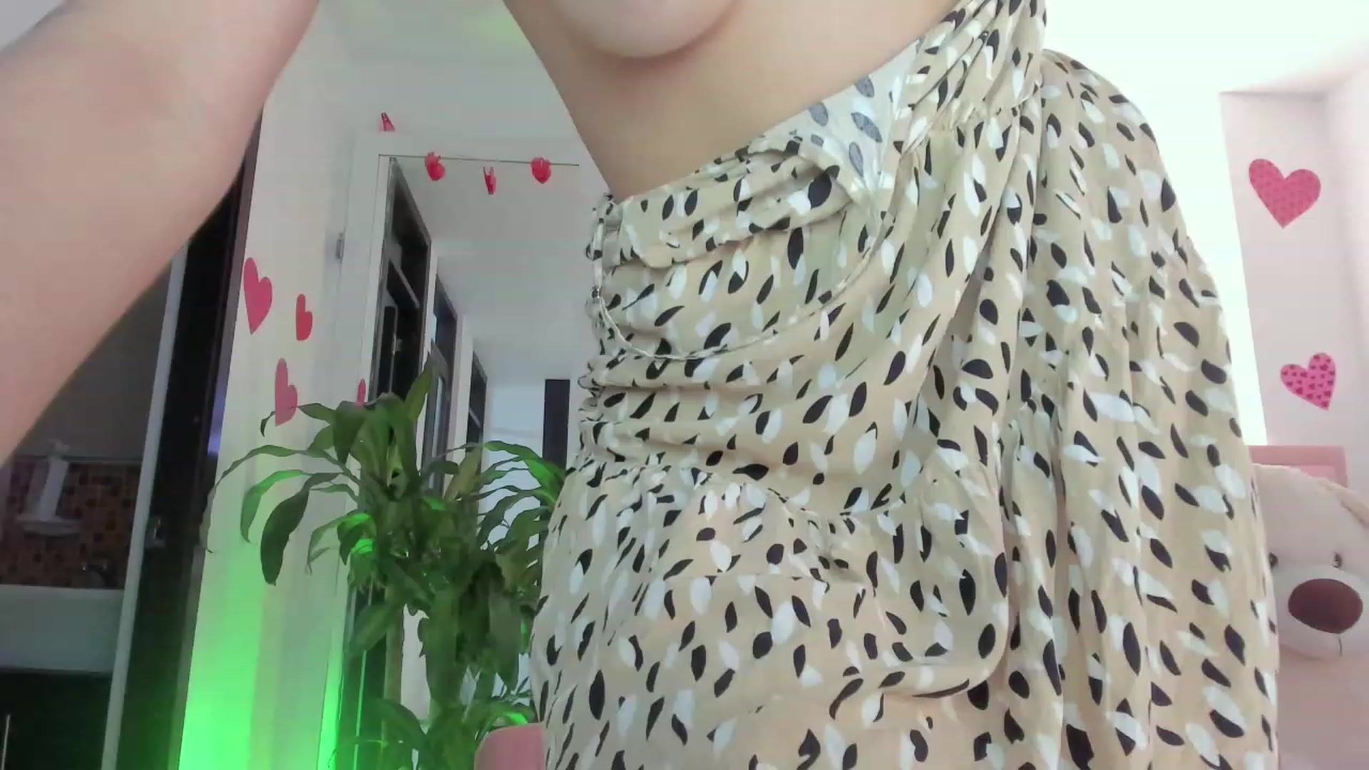 Gallery image thumbnail from Aleja_21's myfreecams stream on, 05/01/2023, 11:00 image 1 of 20