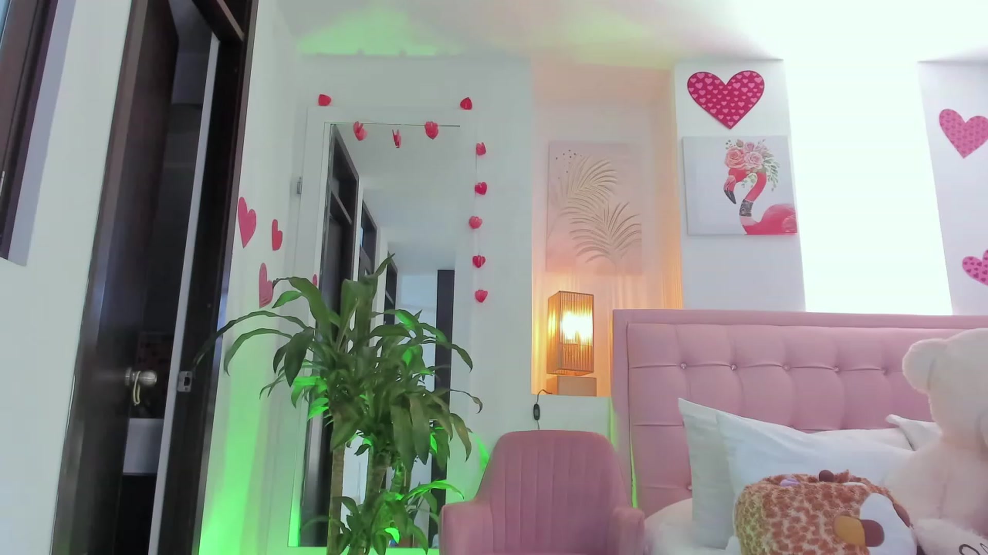 Gallery image thumbnail from Aleja_21's myfreecams stream on, 06/11/2023, 02:25 image 17 of 20