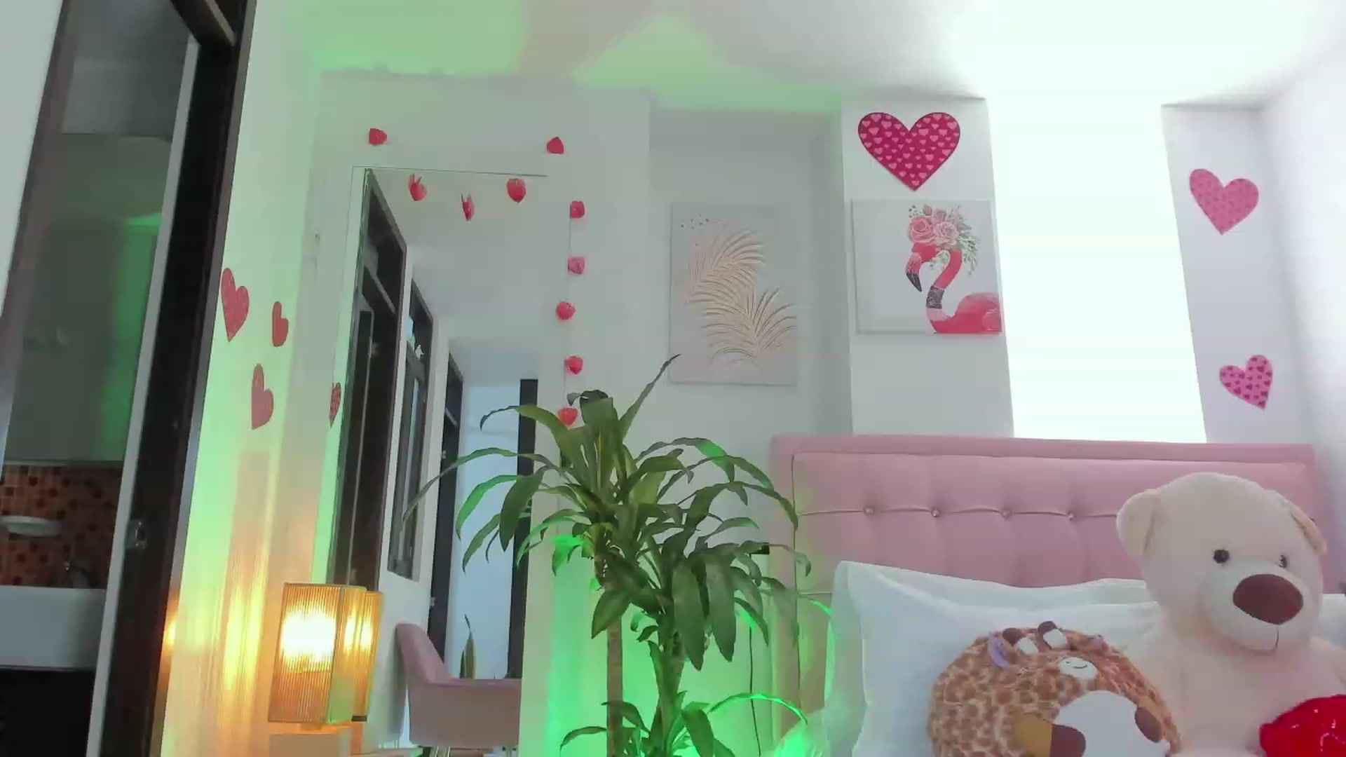 Gallery image thumbnail from Aleja_21's myfreecams stream on, 07/04/2023, 01:13 image 6 of 20