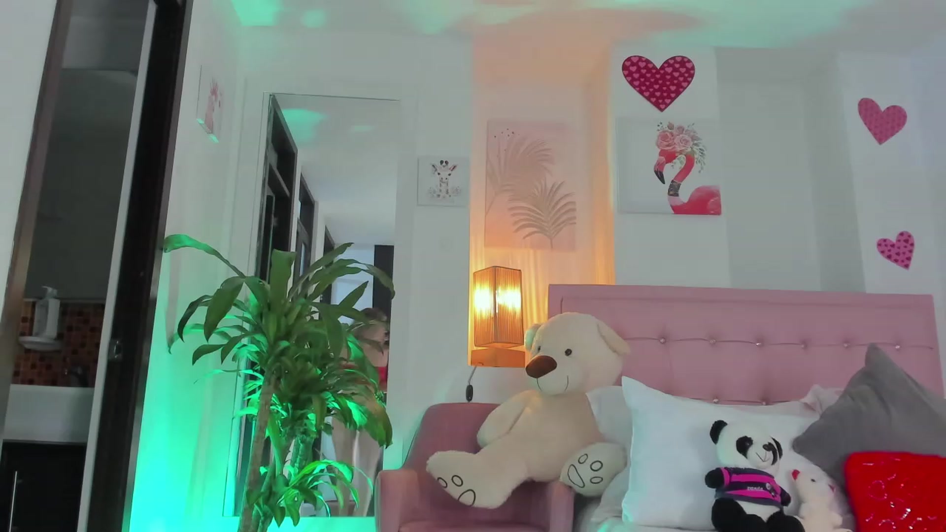 Gallery image thumbnail from Aleja_21's myfreecams stream on, 08/08/2023, 23:45 image 6 of 20