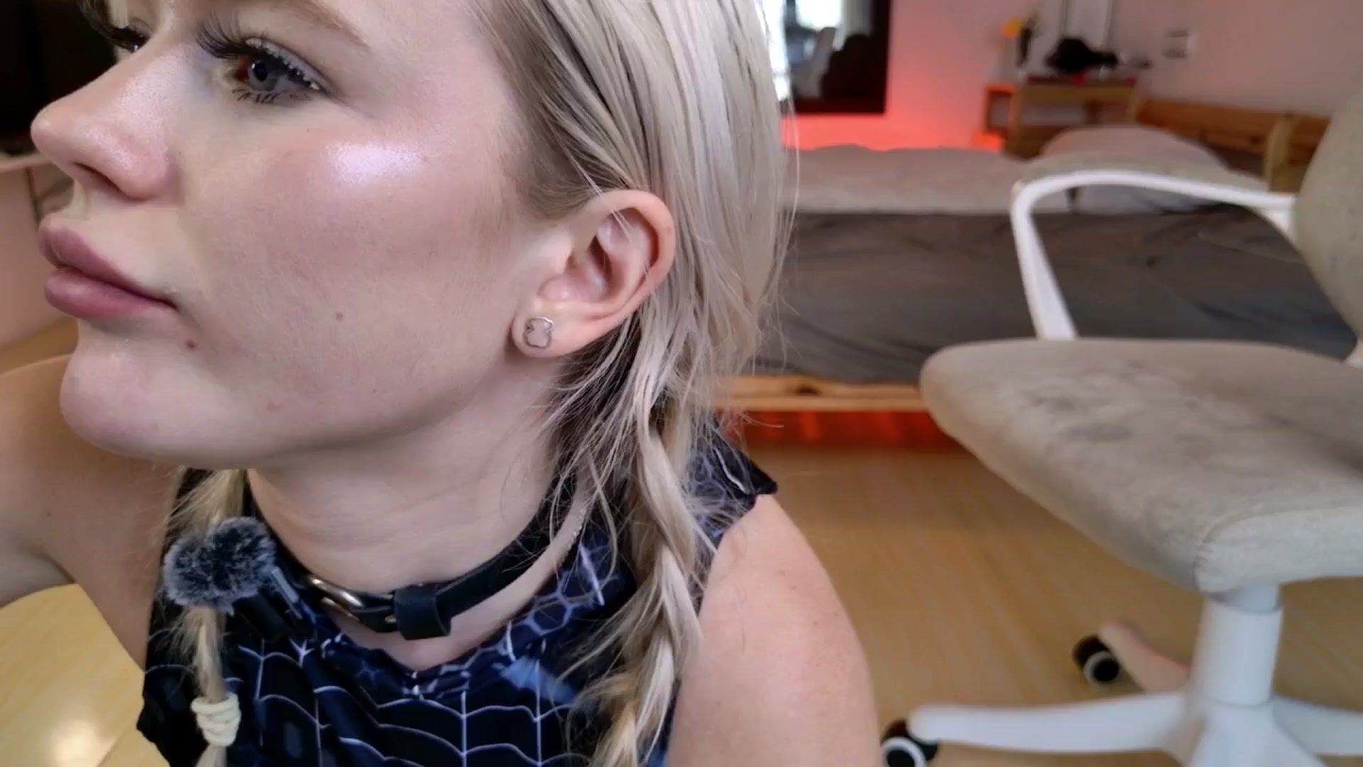 Gallery image thumbnail from AleksaLore's myfreecams stream on, 09/08/2025, 08:06 image 14 of 20