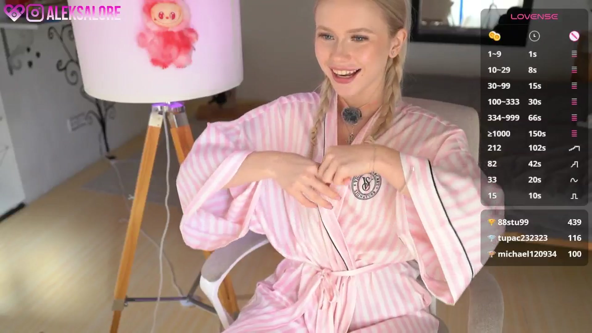 Gallery image thumbnail from AleksaLore's myfreecams stream on, 10/27/2025, 10:07 image 5 of 20