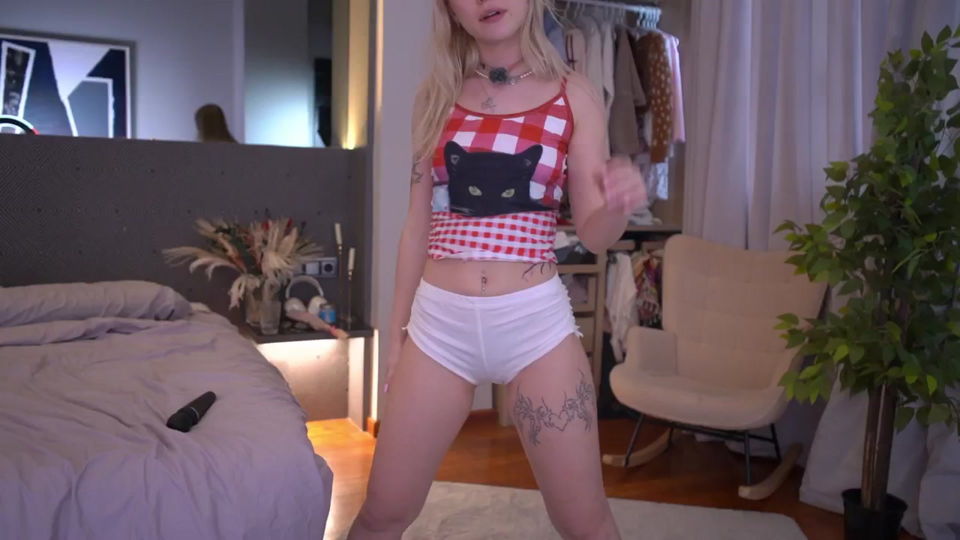 Gallery image thumbnail from AleksaLore's myfreecams stream on, 03/27/2026, 09:06 image 7 of 20