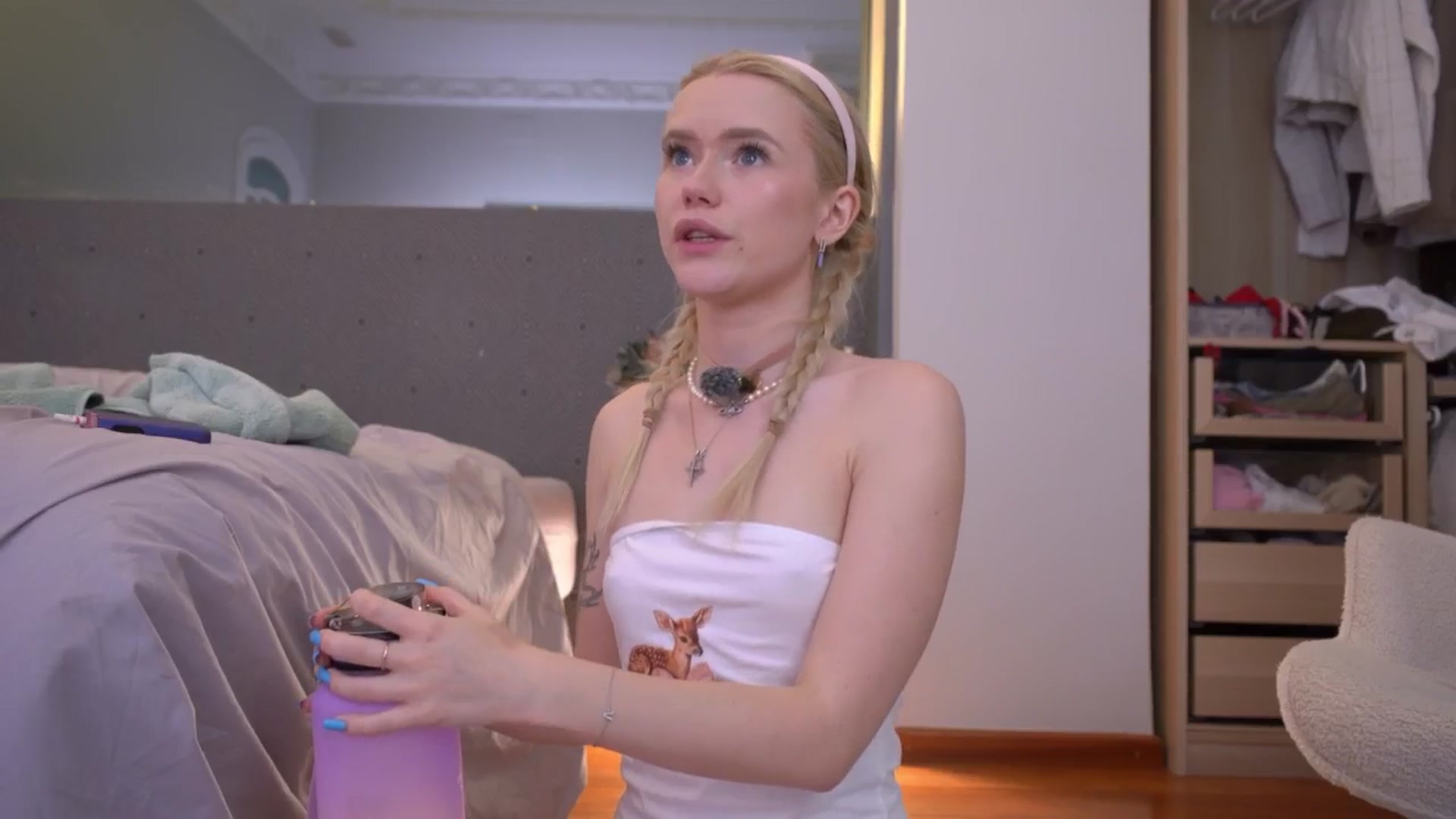 Gallery image thumbnail from AleksaLore's myfreecams stream on, 04/20/2026, 06:17 image 8 of 20