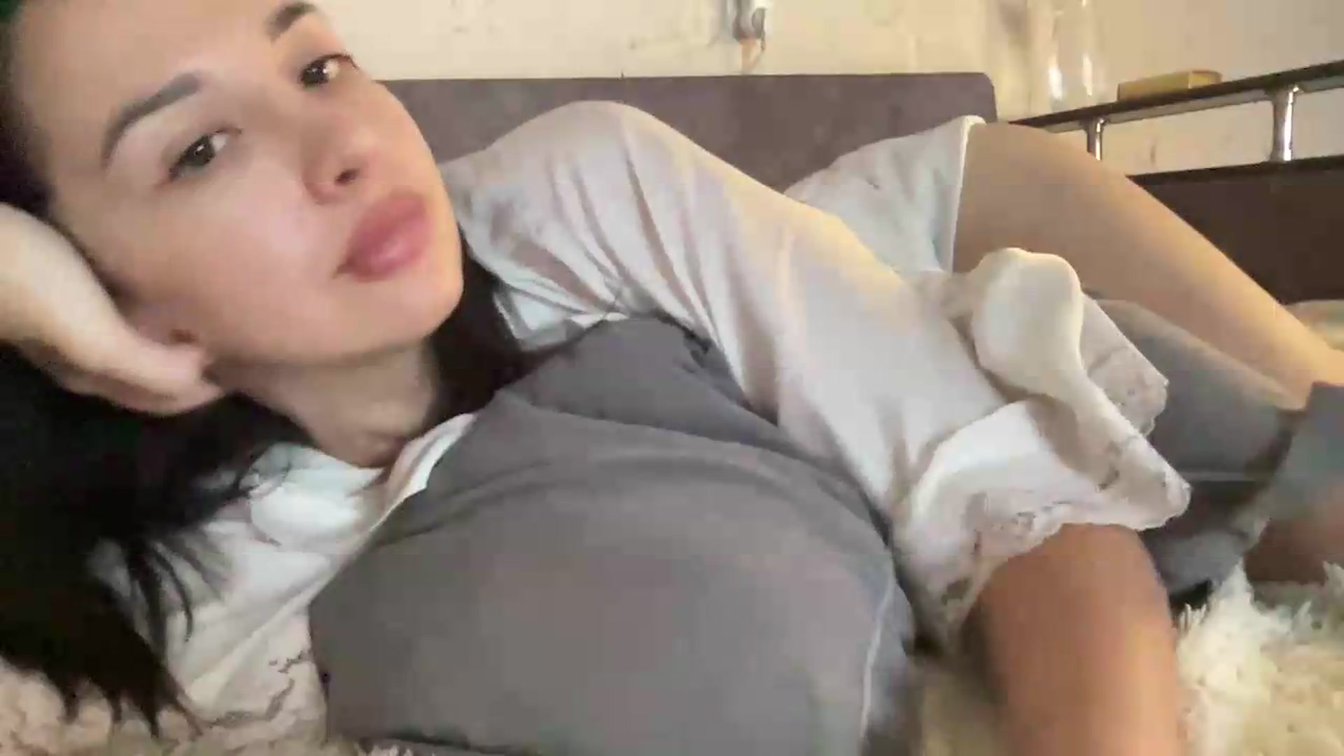 Gallery image thumbnail from AleksaVinci's myfreecams stream on, 08/02/2026, 13:45 image 6 of 20