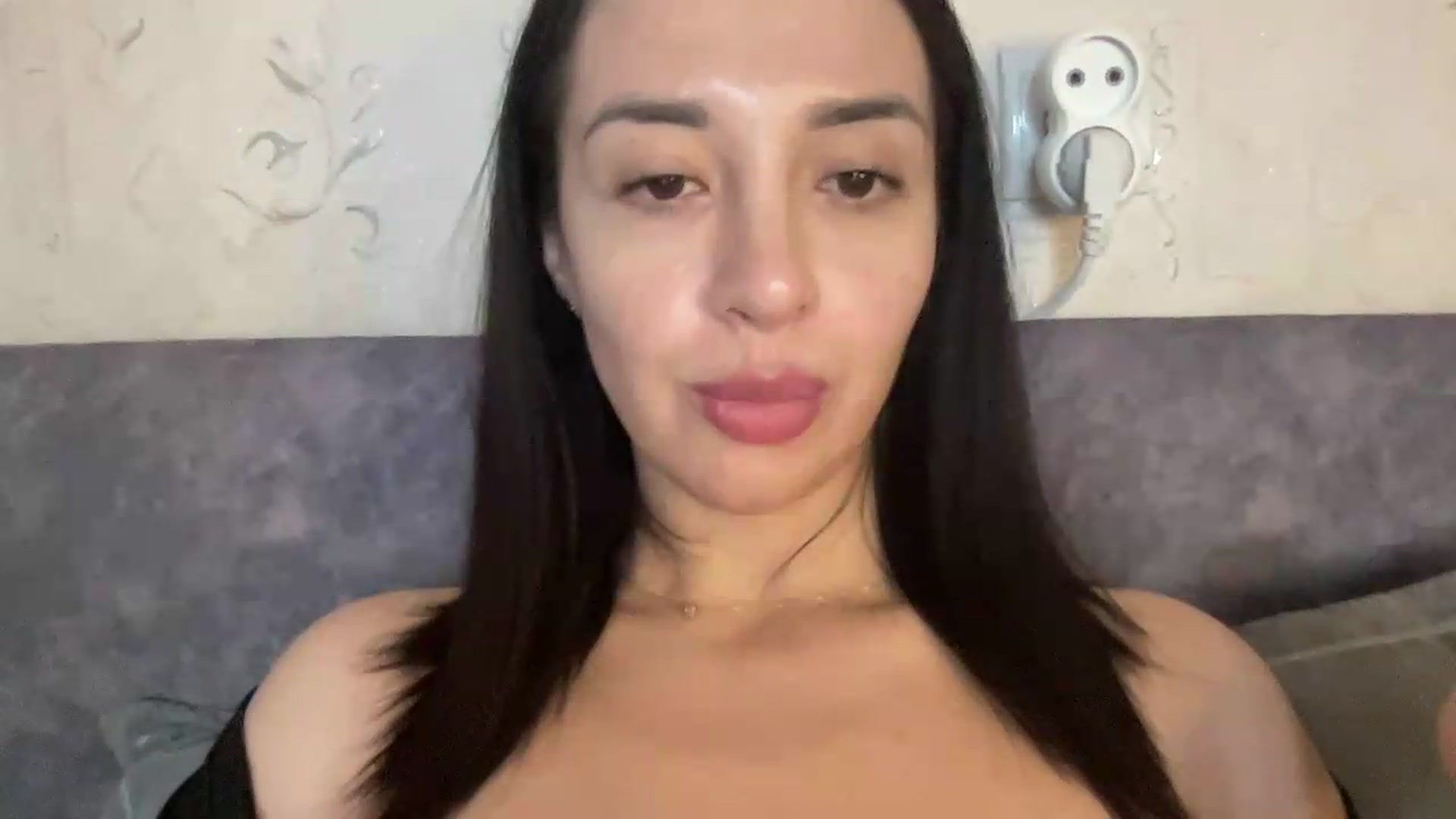 Gallery image thumbnail from AleksaVinci's myfreecams stream on, 08/03/2026, 15:02 image 4 of 20