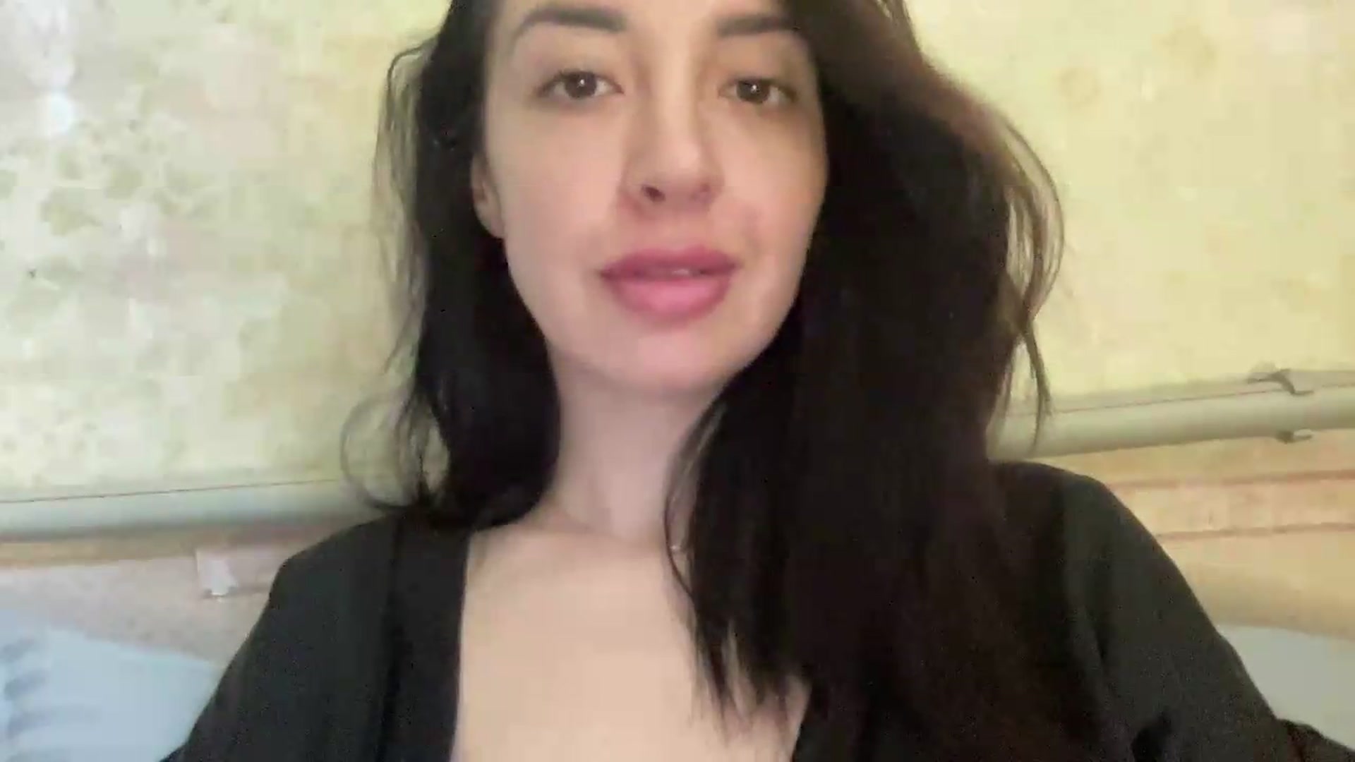 Gallery image thumbnail from AleksaVinci's myfreecams stream on, 08/05/2026, 09:44 image 16 of 20