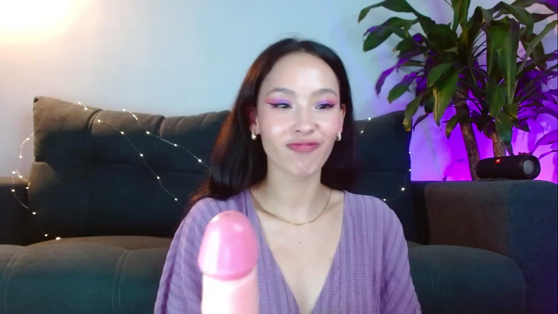 Gallery image thumbnail from Alelelele's myfreecams stream on, 05/09/2023, 03:54 image 16 of 20