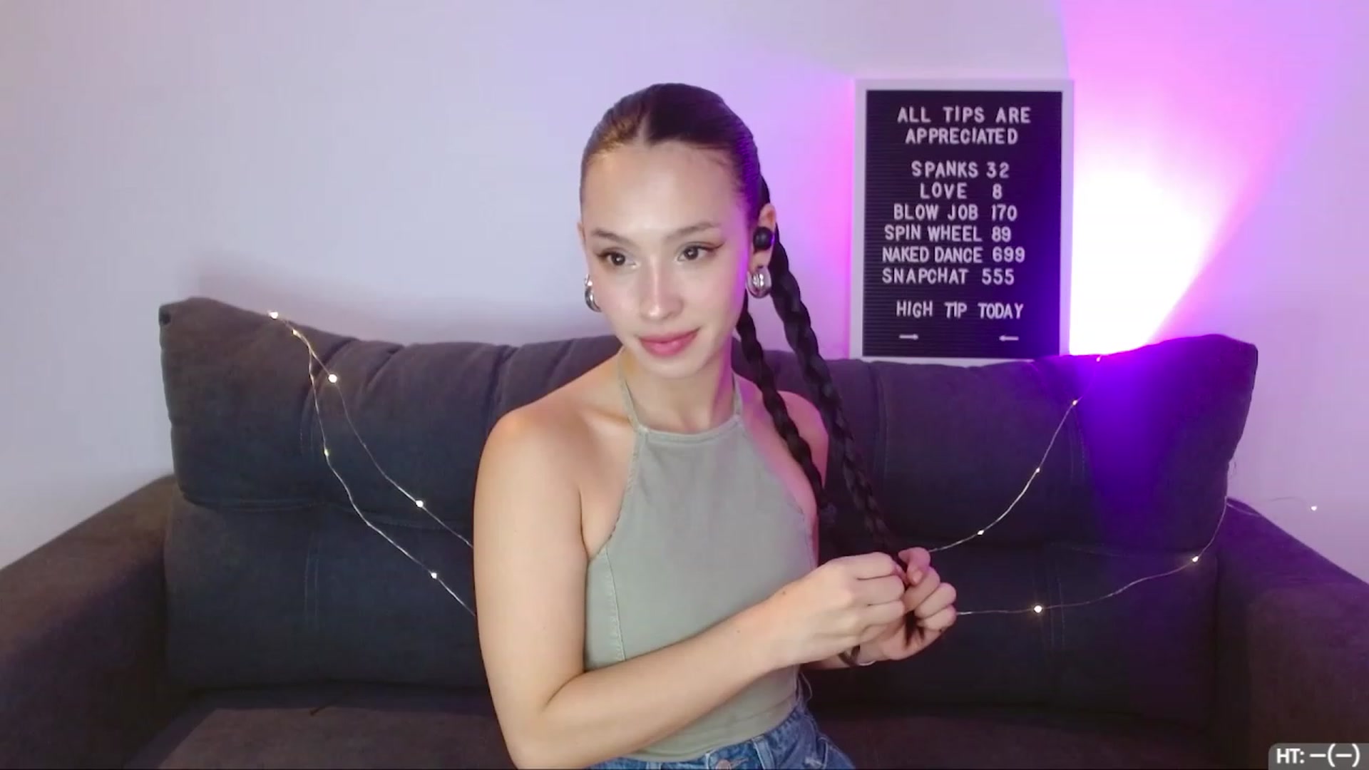Gallery image thumbnail from Alelelele's myfreecams stream on, 08/31/2023, 19:33 image 1 of 20