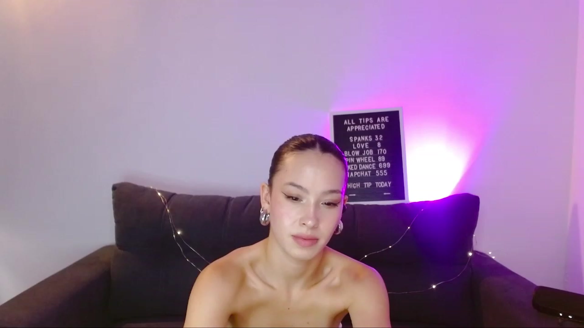 Gallery image thumbnail from Alelelele's myfreecams stream on, 08/31/2023, 19:33 image 13 of 20