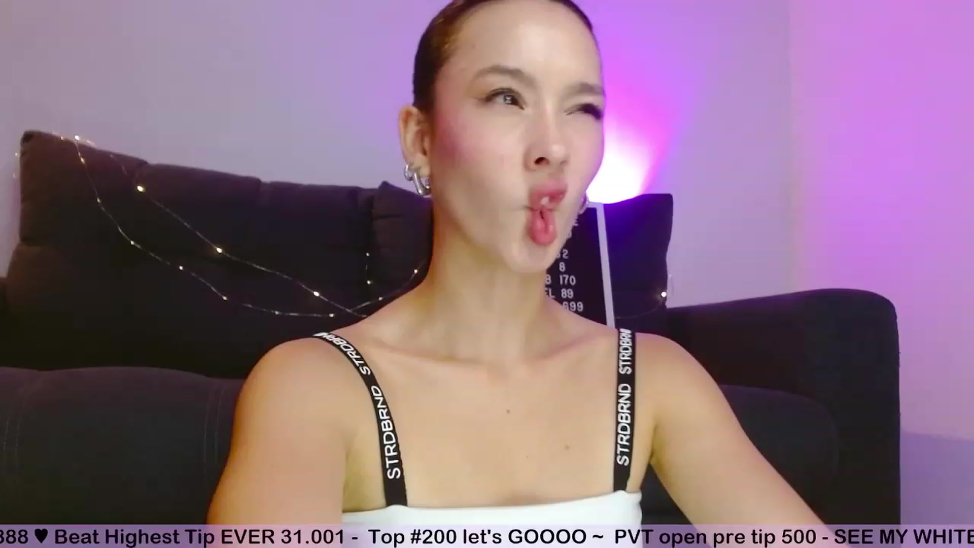 Gallery image thumbnail from Alelelele's myfreecams stream on, 09/01/2023, 02:45 image 14 of 20