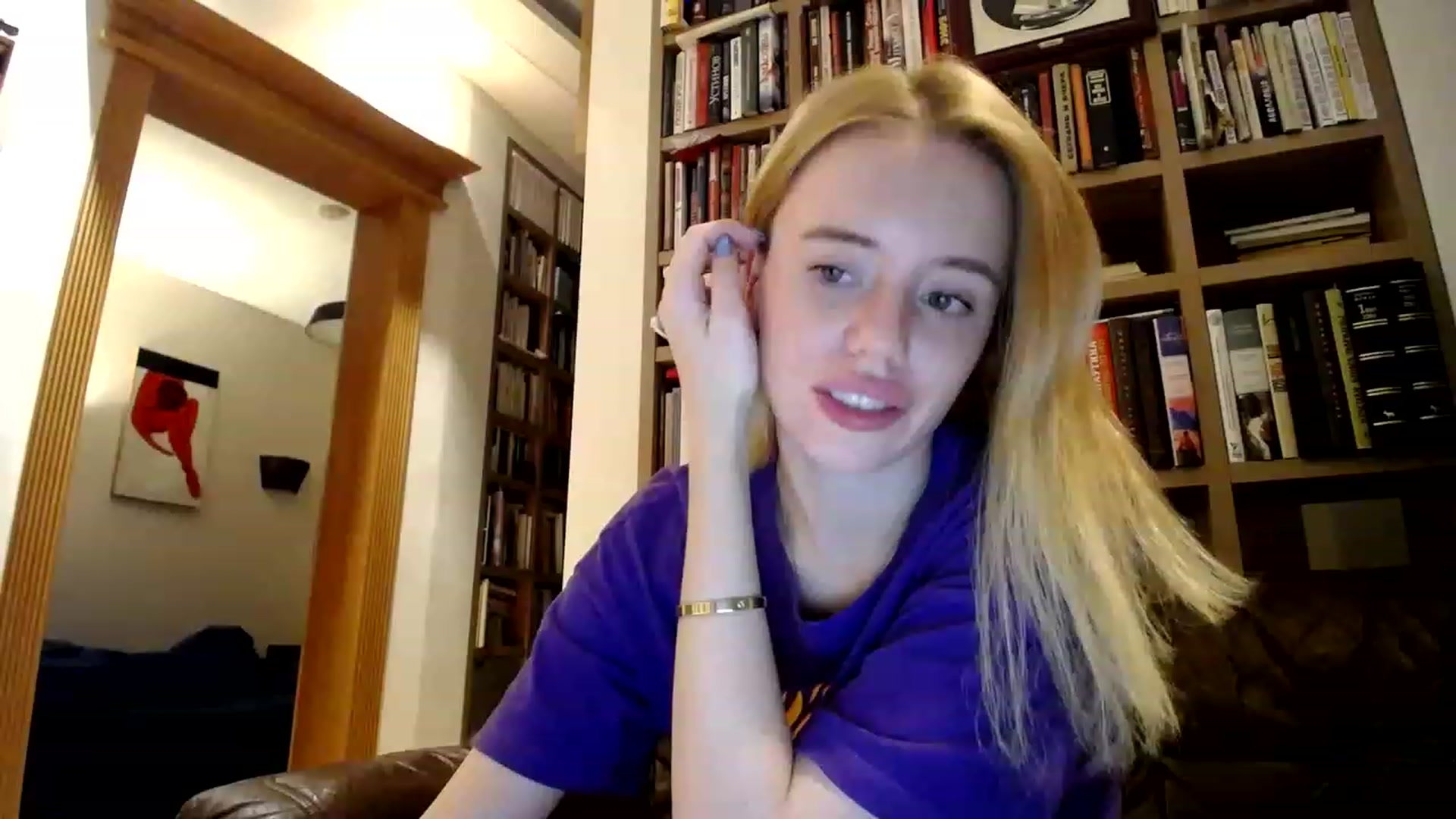 Gallery image thumbnail from Alena29's myfreecams stream on, 11/23/2022, 21:46 image 10 of 20