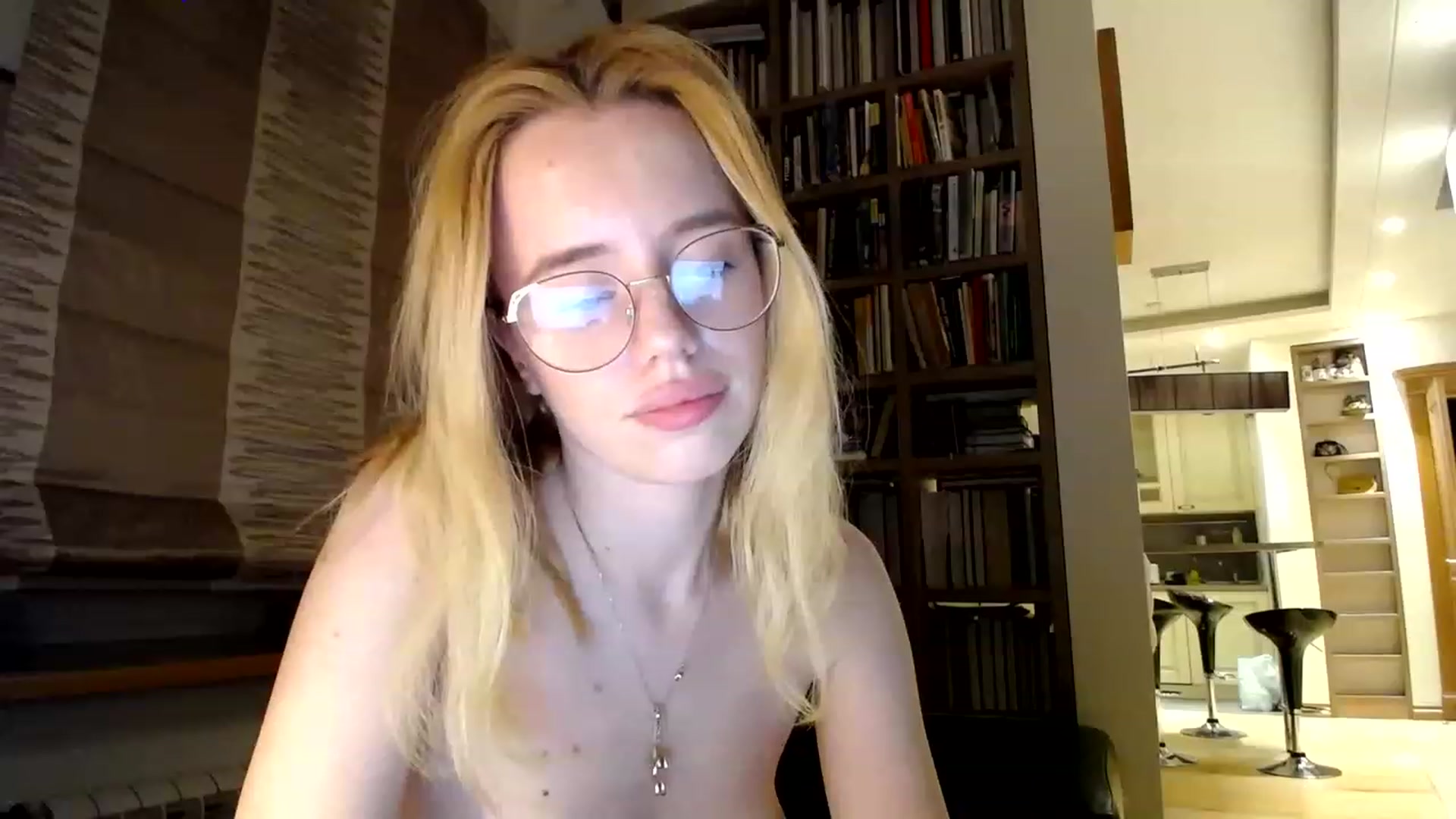Gallery image thumbnail from Alena29's myfreecams stream on, 11/25/2022, 18:49 image 18 of 20