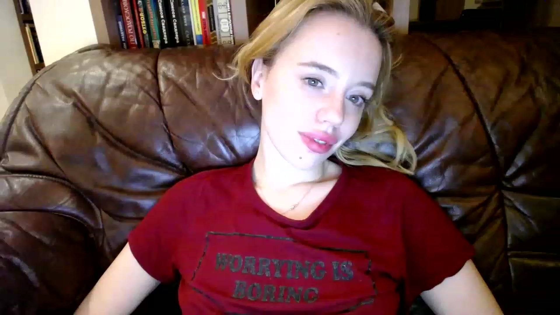 Gallery image thumbnail from Alena29's myfreecams stream on, 12/02/2022, 24:43 image 18 of 20
