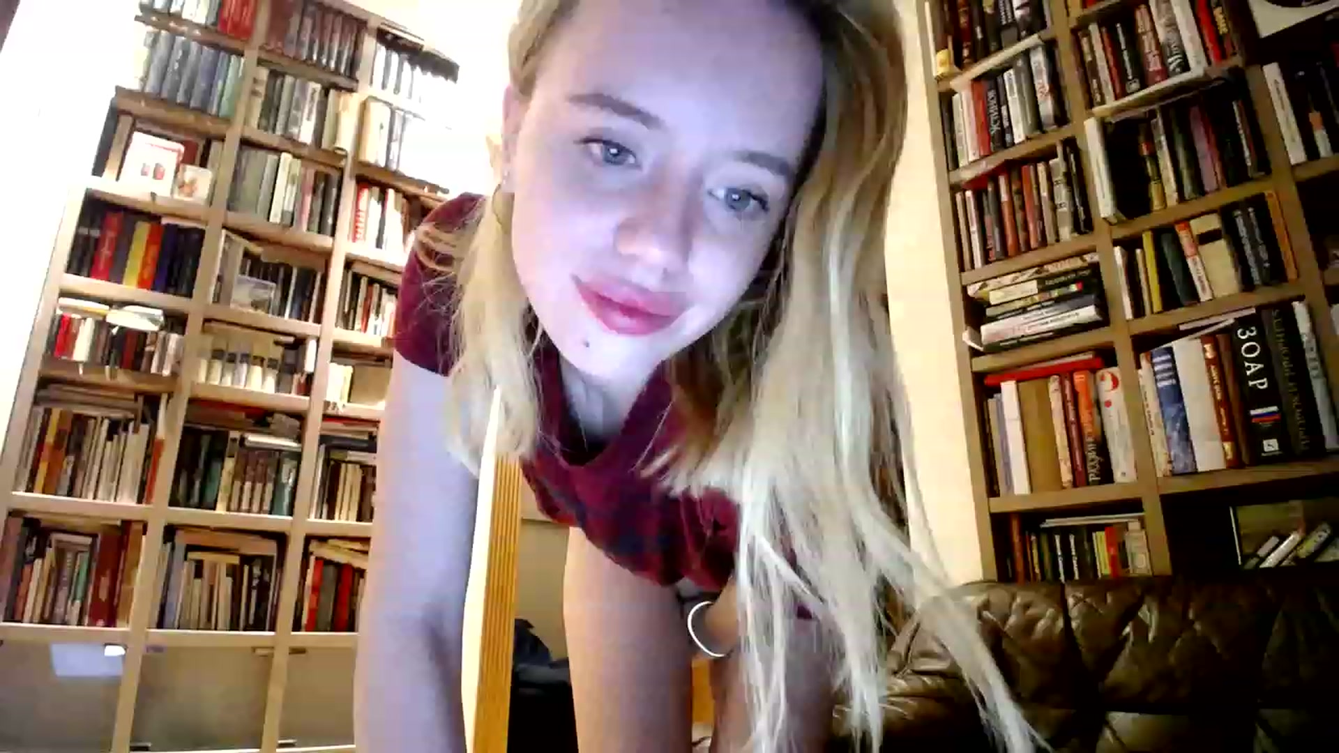 Gallery image thumbnail from Alena29's myfreecams stream on, 12/02/2022, 24:43 image 2 of 20