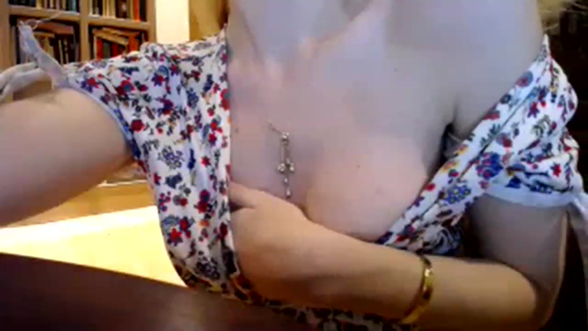 Gallery image thumbnail from Alena29's myfreecams stream on, 12/02/2022, 13:47 image 17 of 20