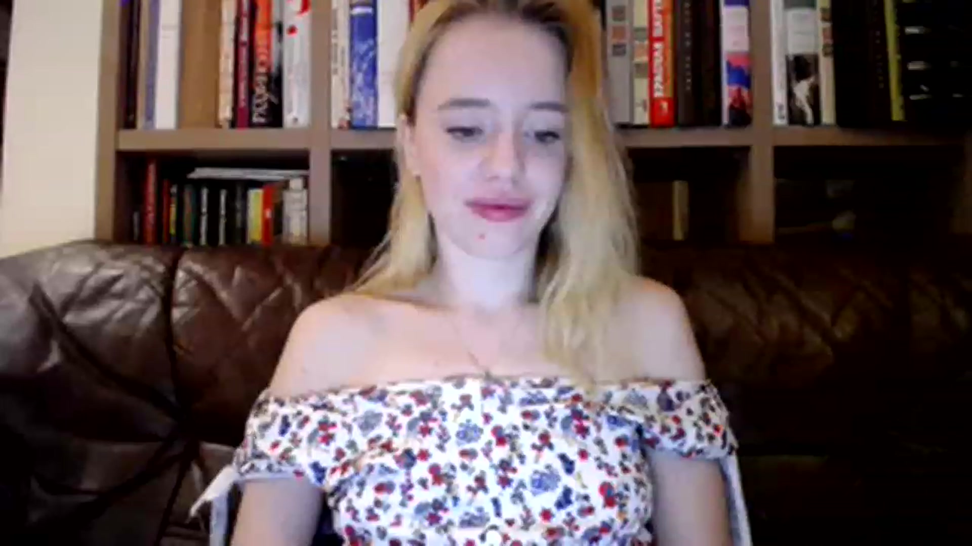 Gallery image thumbnail from Alena29's myfreecams stream on, 12/02/2022, 13:47 image 9 of 20