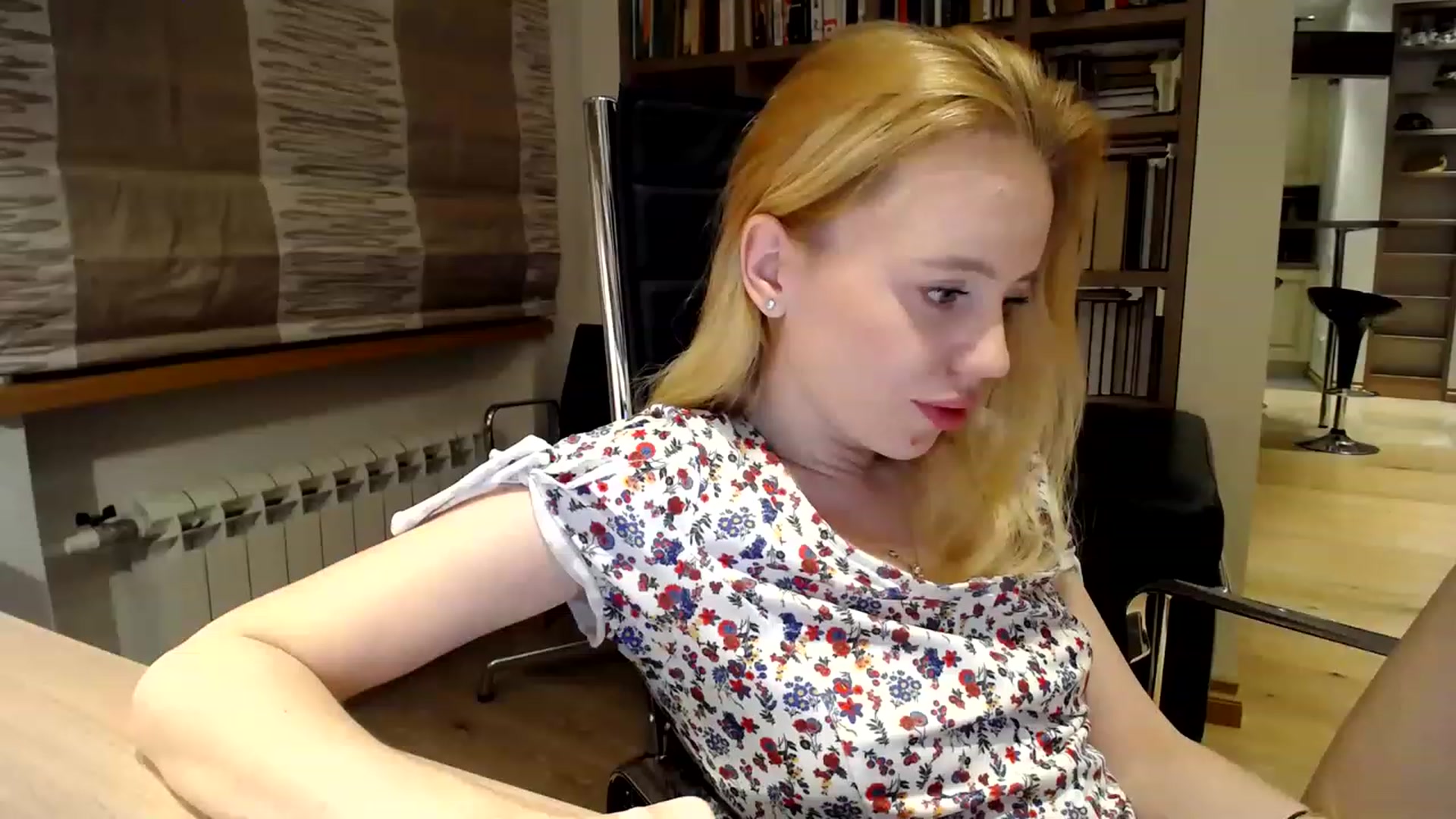 Gallery image thumbnail from Alena29's myfreecams stream on, 12/02/2022, 15:22 image 14 of 20