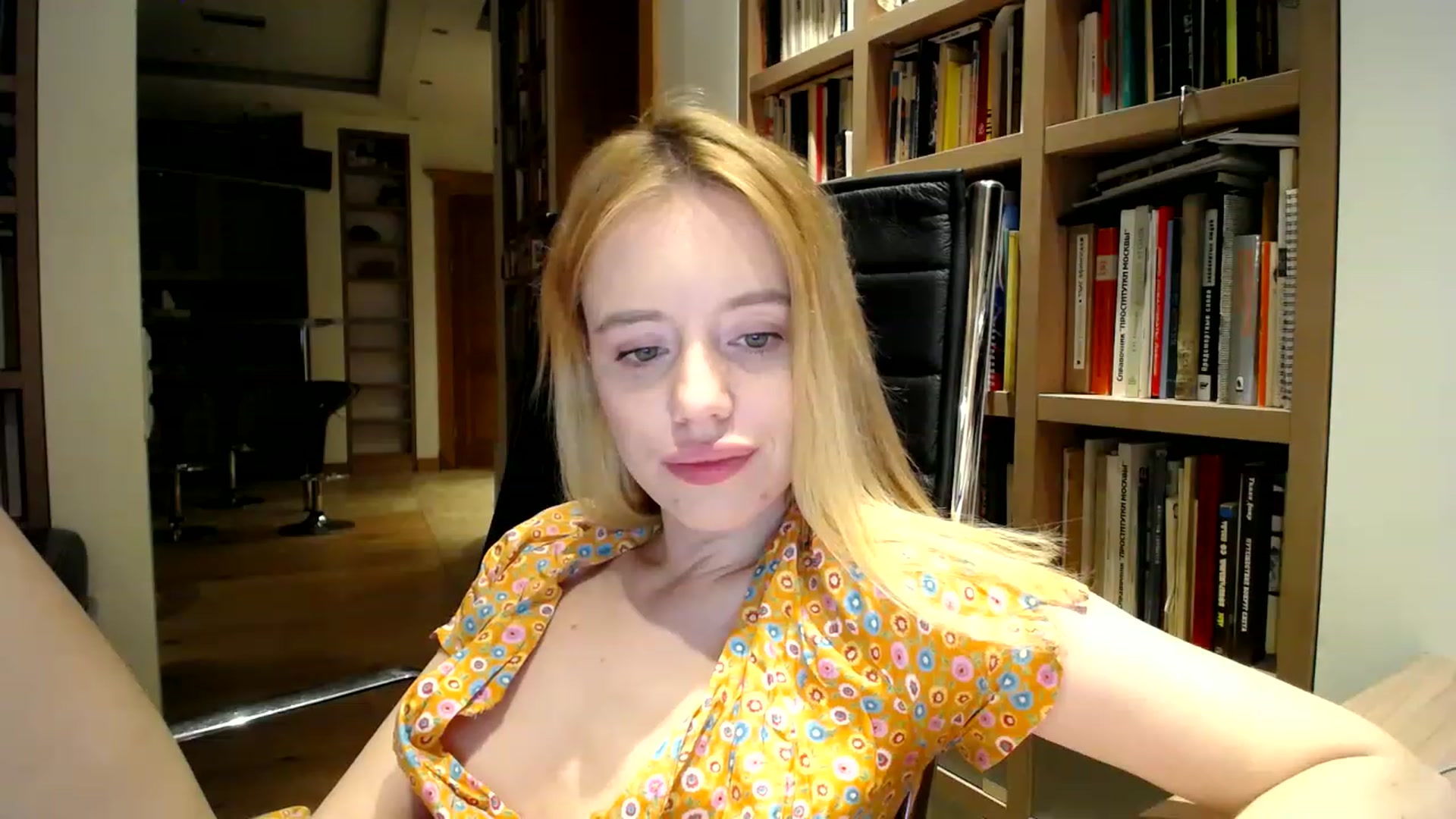 Gallery image thumbnail from Alena29's myfreecams stream on, 12/08/2022, 03:16 image 17 of 20