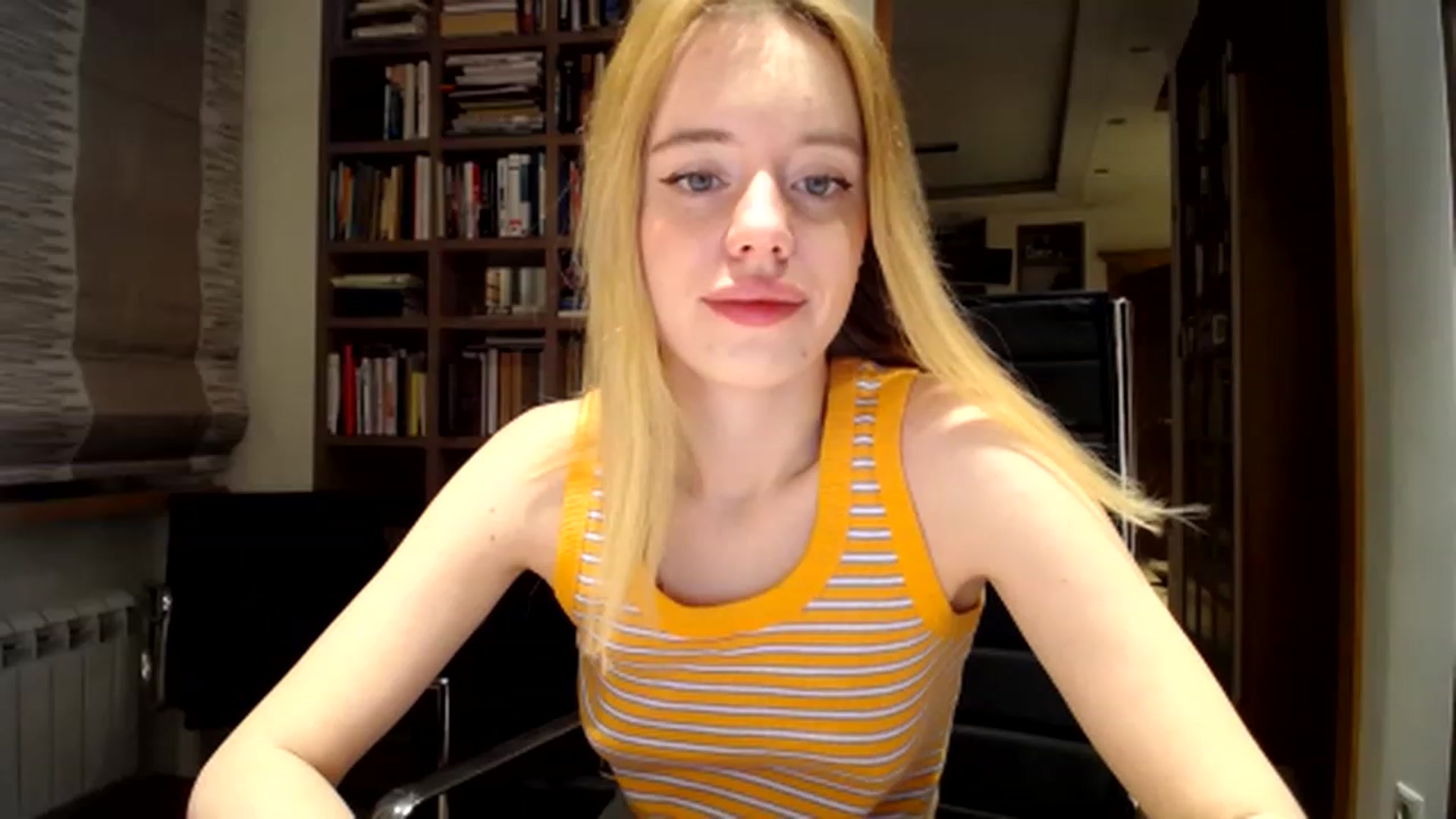 Gallery image thumbnail from Alena29's myfreecams stream on, 12/08/2022, 14:16 image 3 of 20