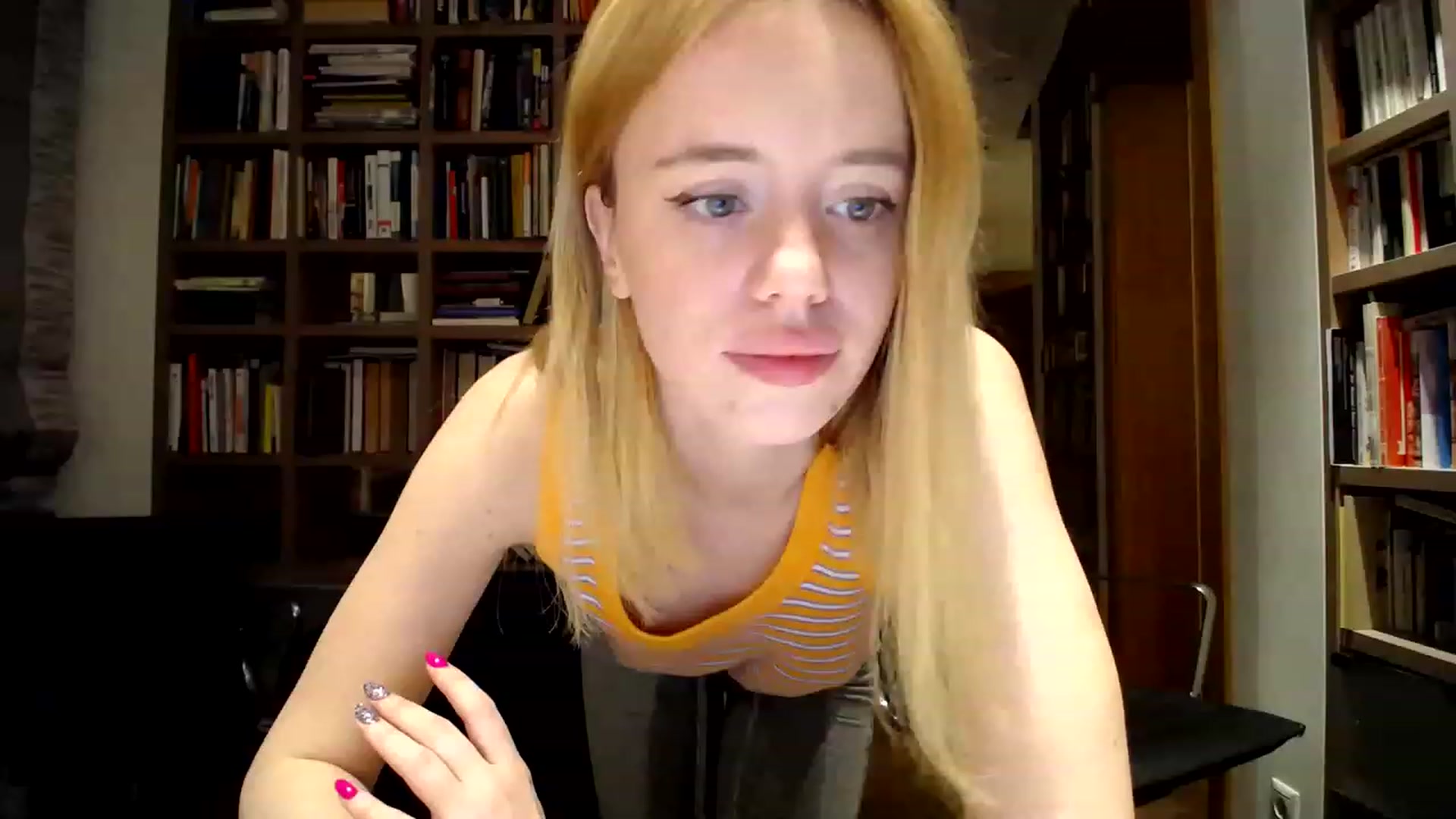 Gallery image thumbnail from Alena29's myfreecams stream on, 12/08/2022, 16:30 image 20 of 20
