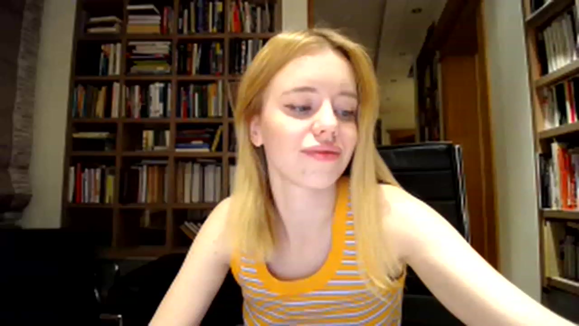 Gallery image thumbnail from Alena29's myfreecams stream on, 12/08/2022, 16:30 image 10 of 20