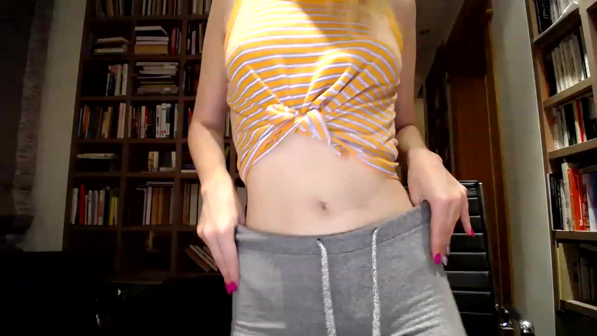 Gallery image thumbnail from Alena29's myfreecams stream on, 12/08/2022, 16:30 image 14 of 20