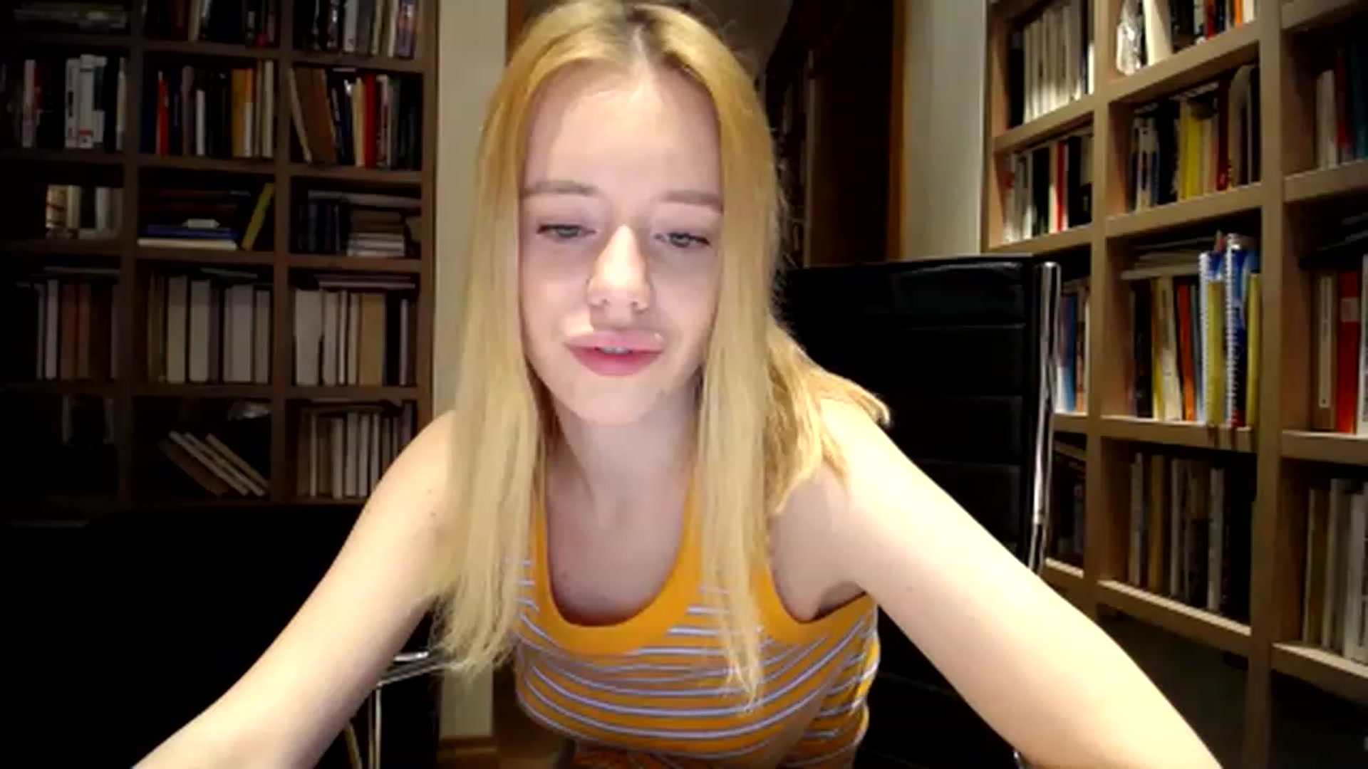 Gallery image thumbnail from Alena29's myfreecams stream on, 12/09/2022, 01:26 image 20 of 20